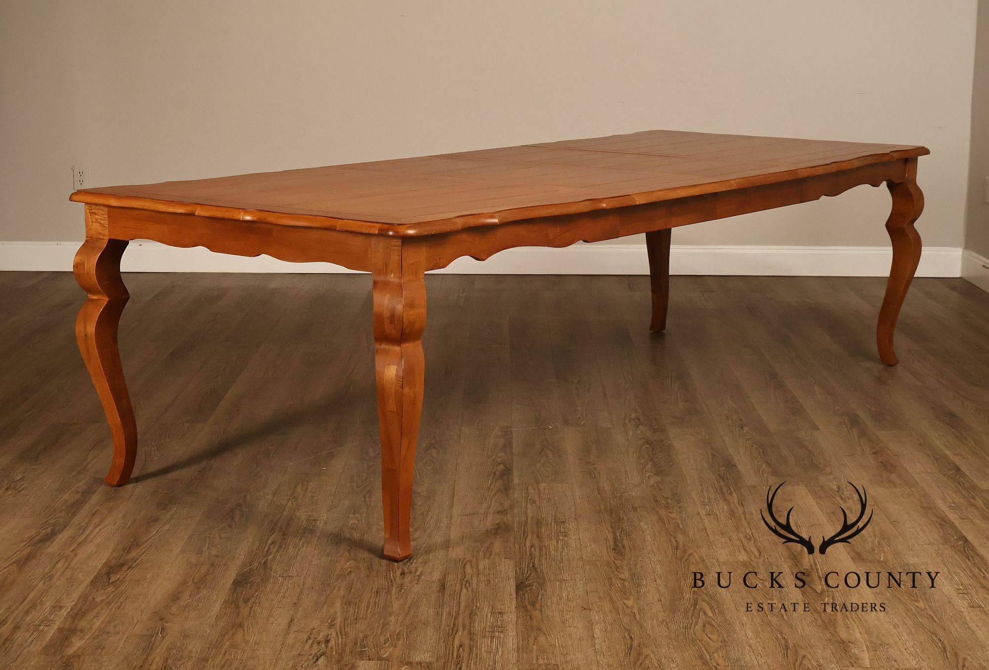 Ethan Allen 'Legacy' French Country Style Expandable Dining Table