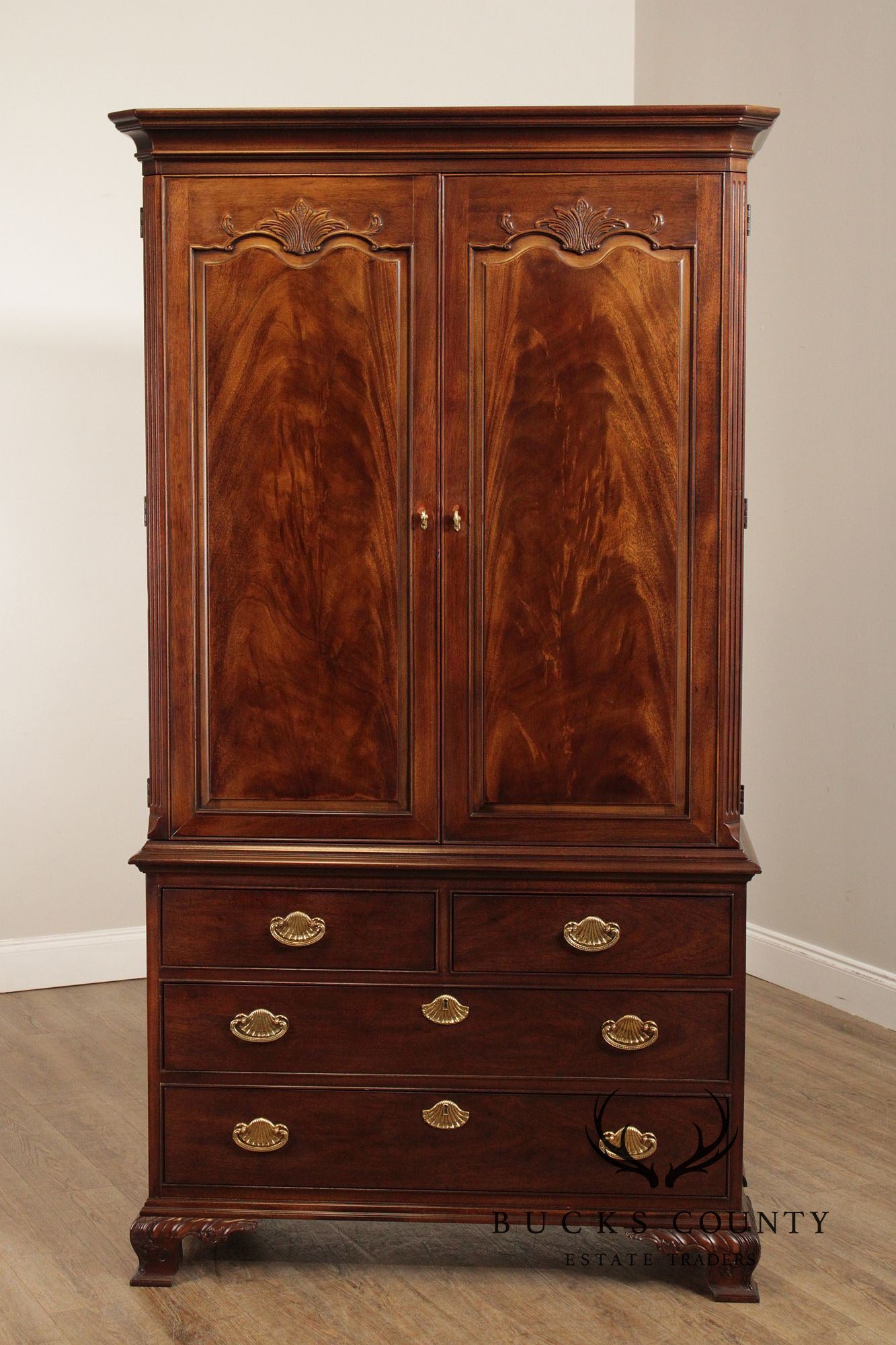 Henredon Georgian Style Mahogany Armoire