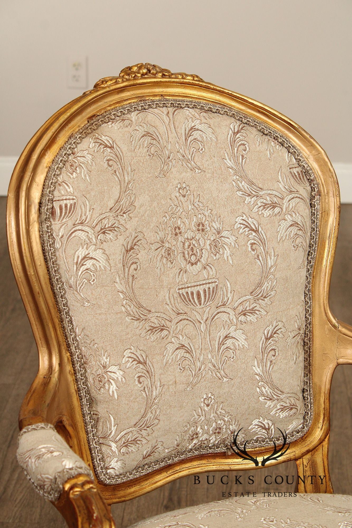 French Louis XV Style Pair of Giltwood Fauteuil Armchairs