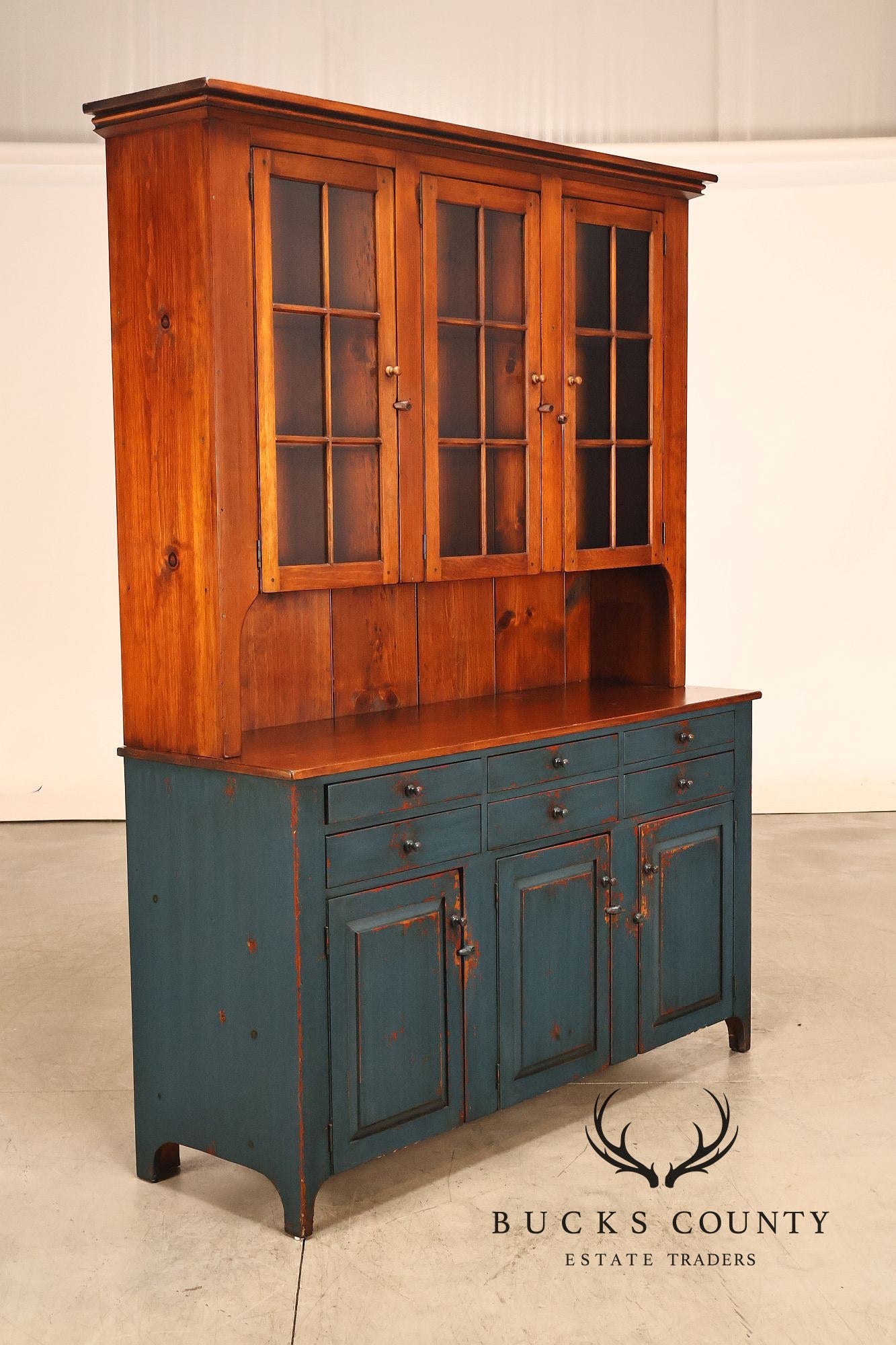 Vintage Farmhouse Style Distress Painted Pine Sideboard with Hutch Top