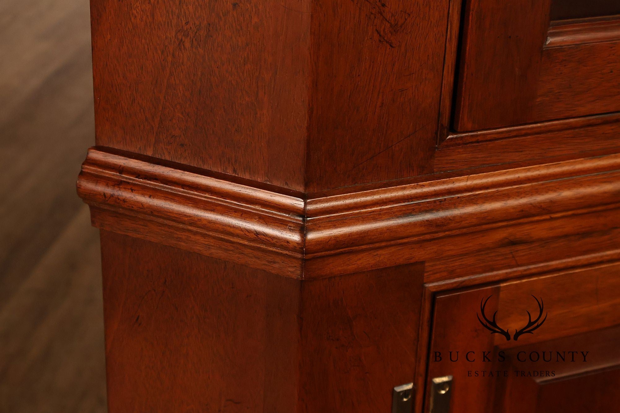 Stickley Traditional Newport Mahogany Lighted Corner Cabinet