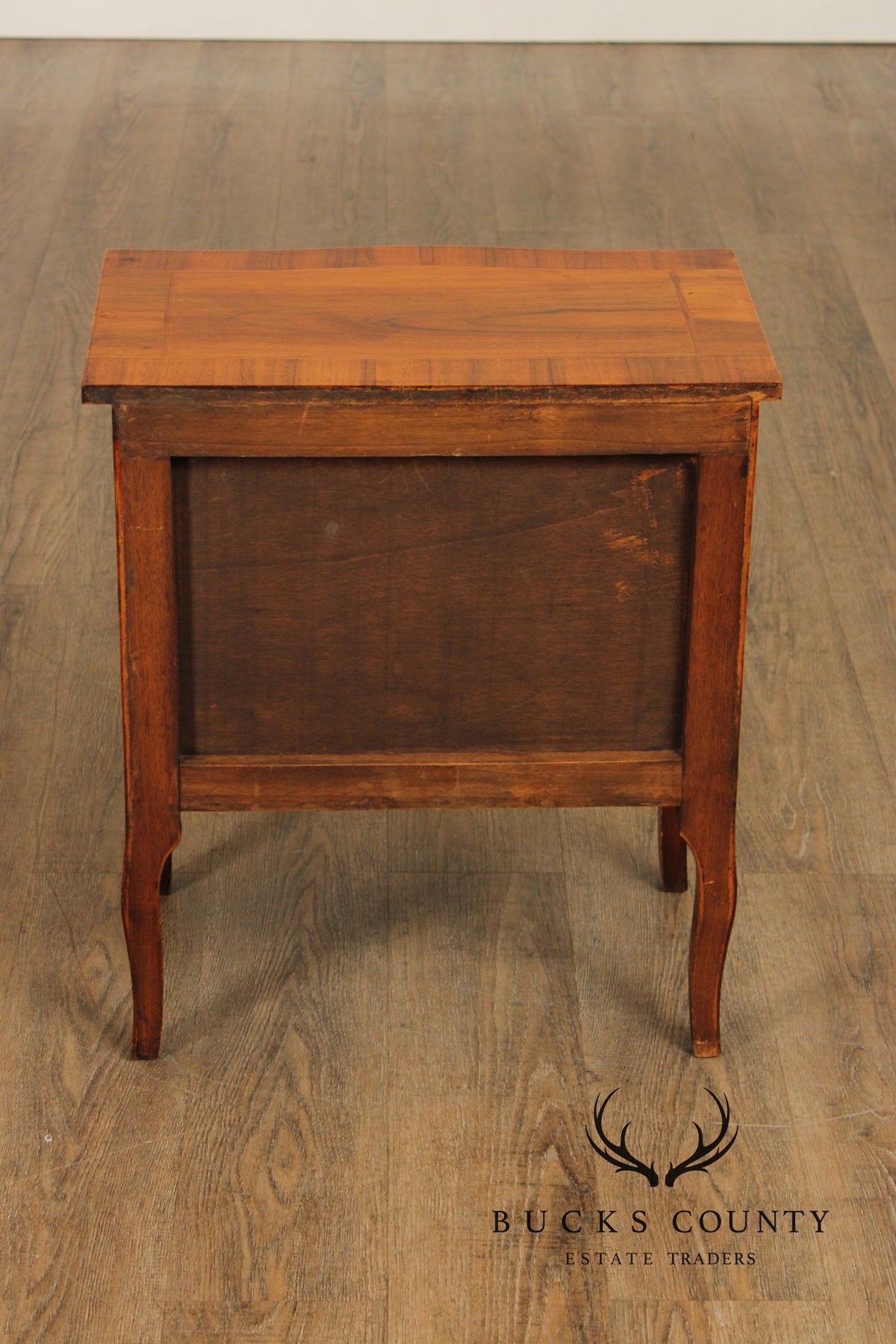 Antique Italian Inlaid Walnut Pair Of Bombe Commodes Or Nightstands