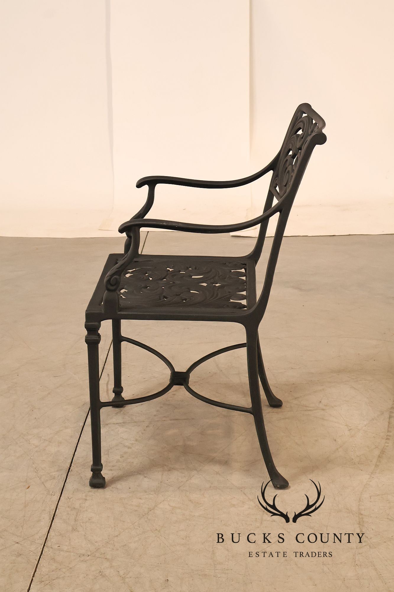 Cast Aluminum Outdoor Dining Set With Pierced Decoration