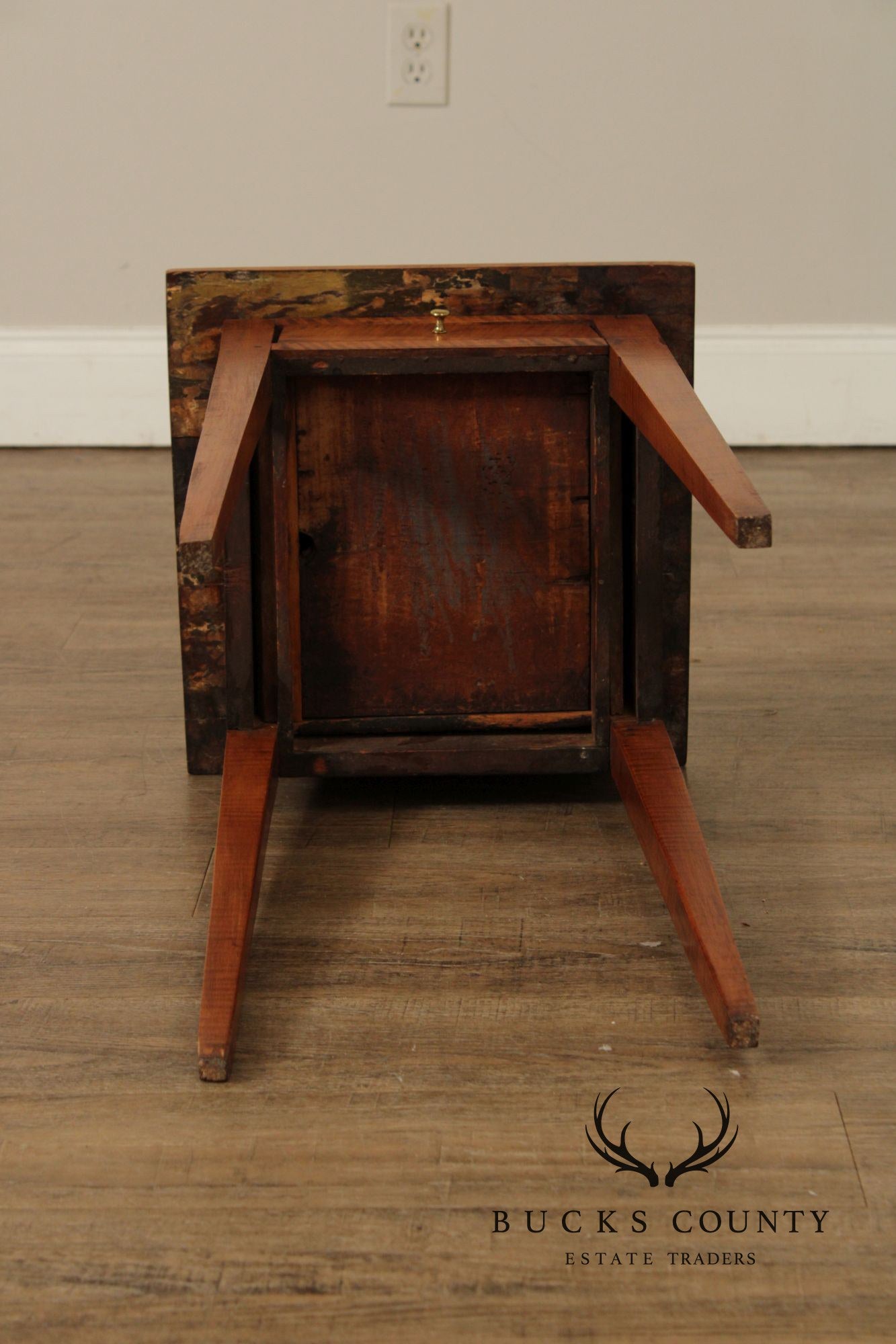 Antique American Federal Period Tiger Maple End Table