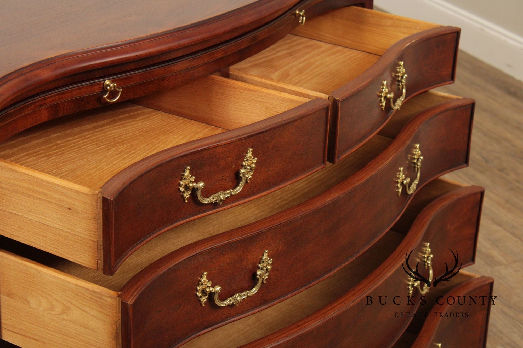 Century Furniture Georgian Style Mahogany Bachelor's Chest