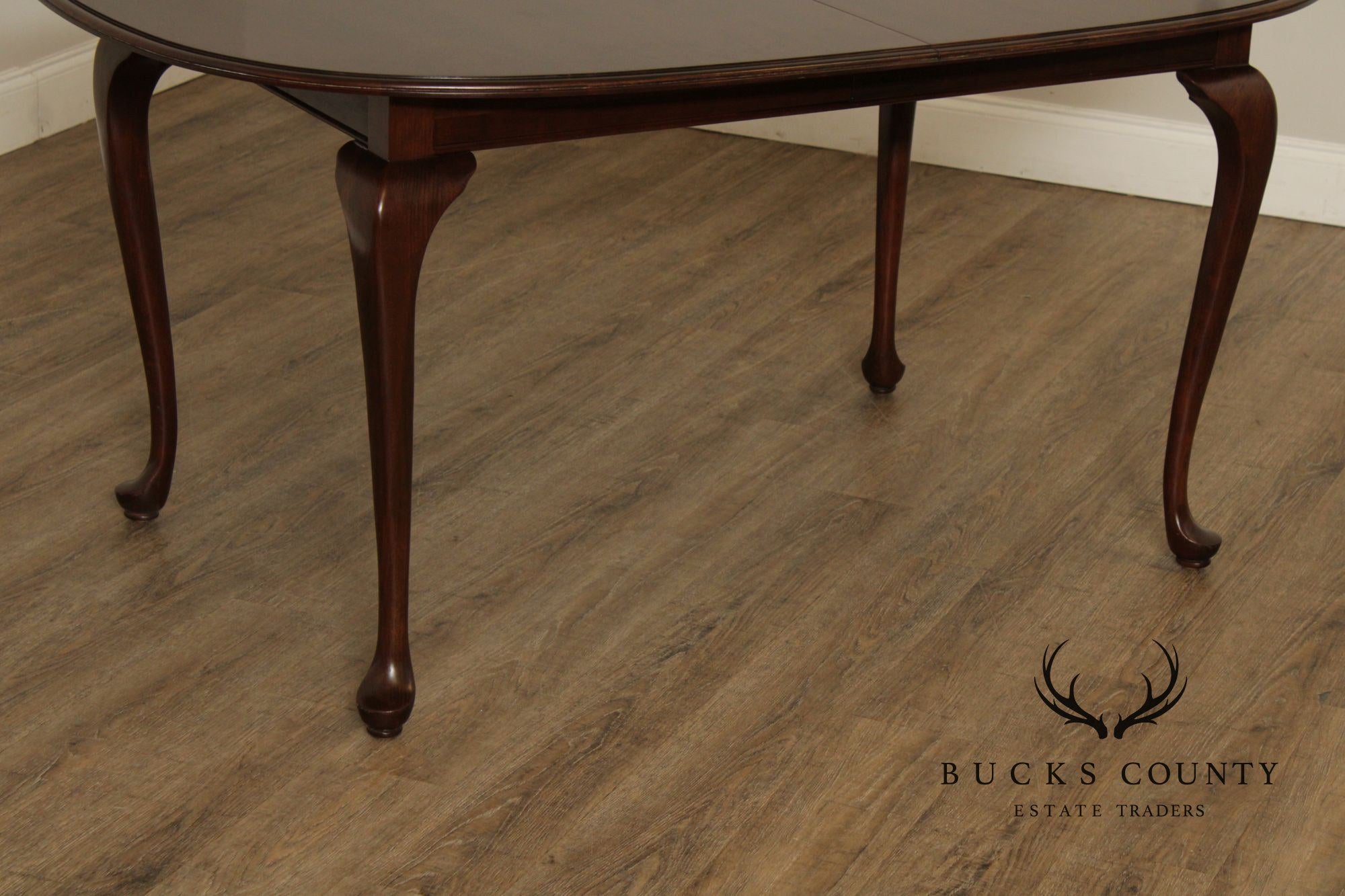 Ethan Allen Georgian Court Cherry Expandable Dining Table