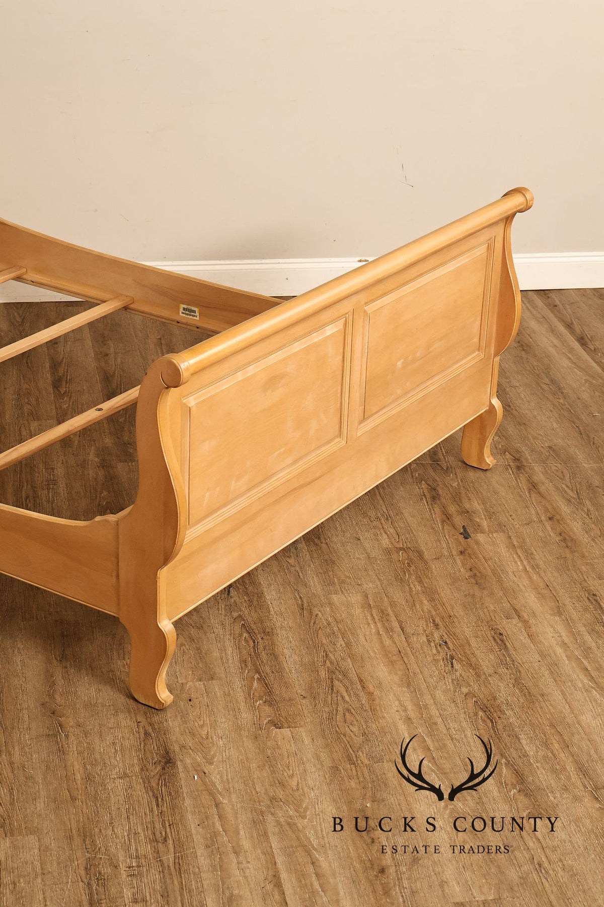 Ethan Allen 'Country French' Queen Sleigh Bed