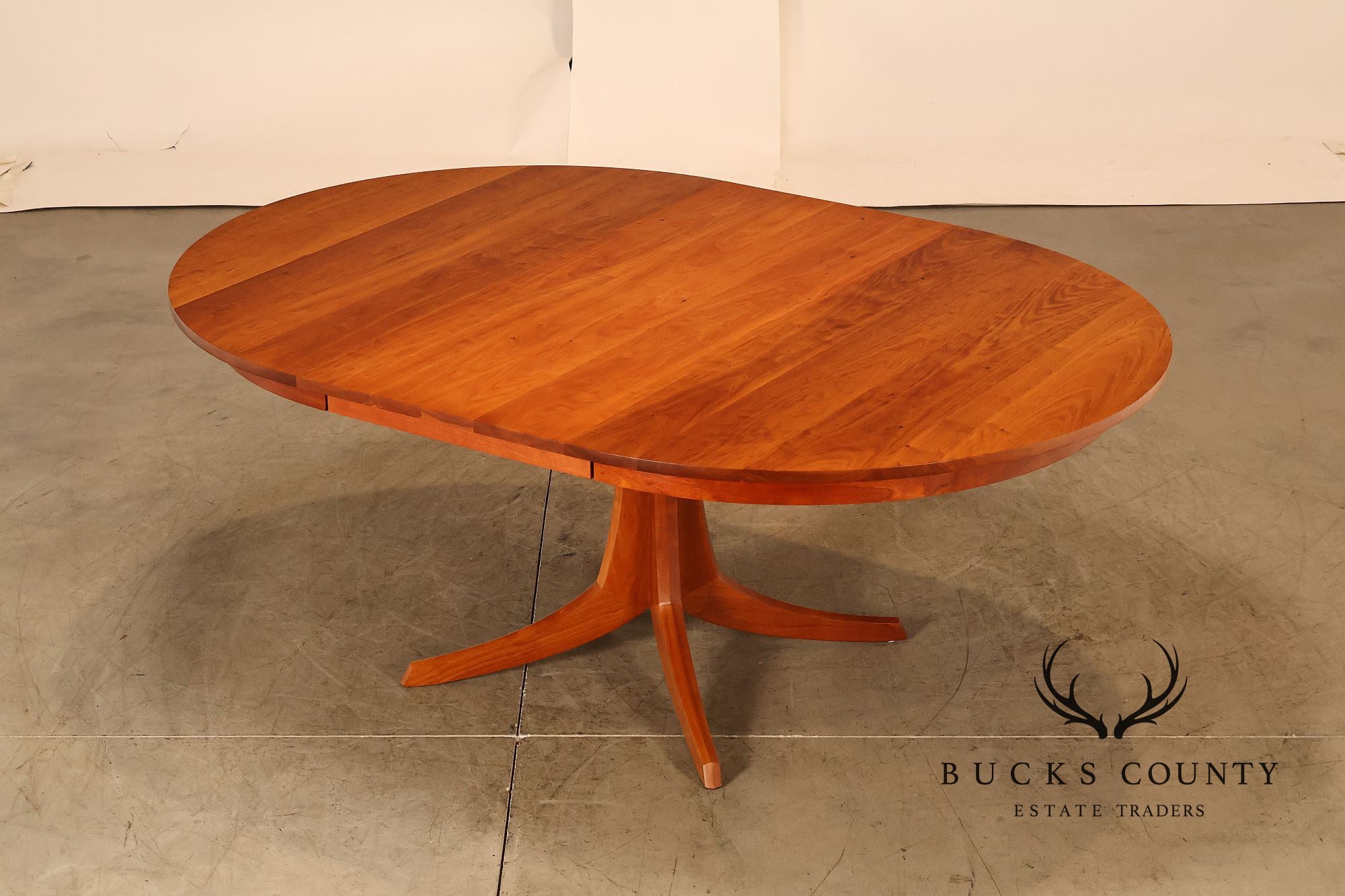 Thomas Moser Georgetown Round Cherry Pedestal Extension Dining Table