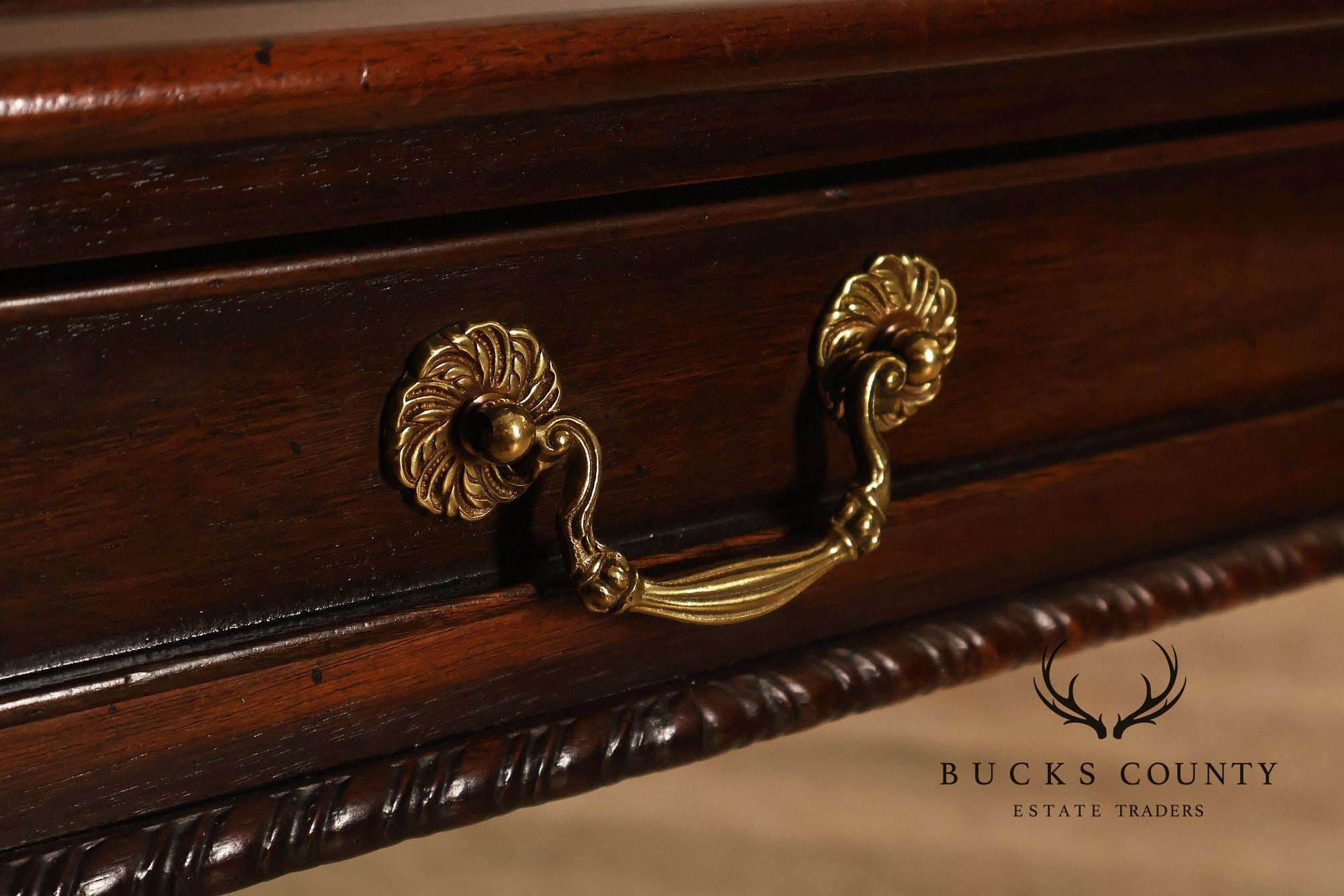 Henredon Rittenhouse Square Collection Chippendale Style Mahogany Expandable Dining Table