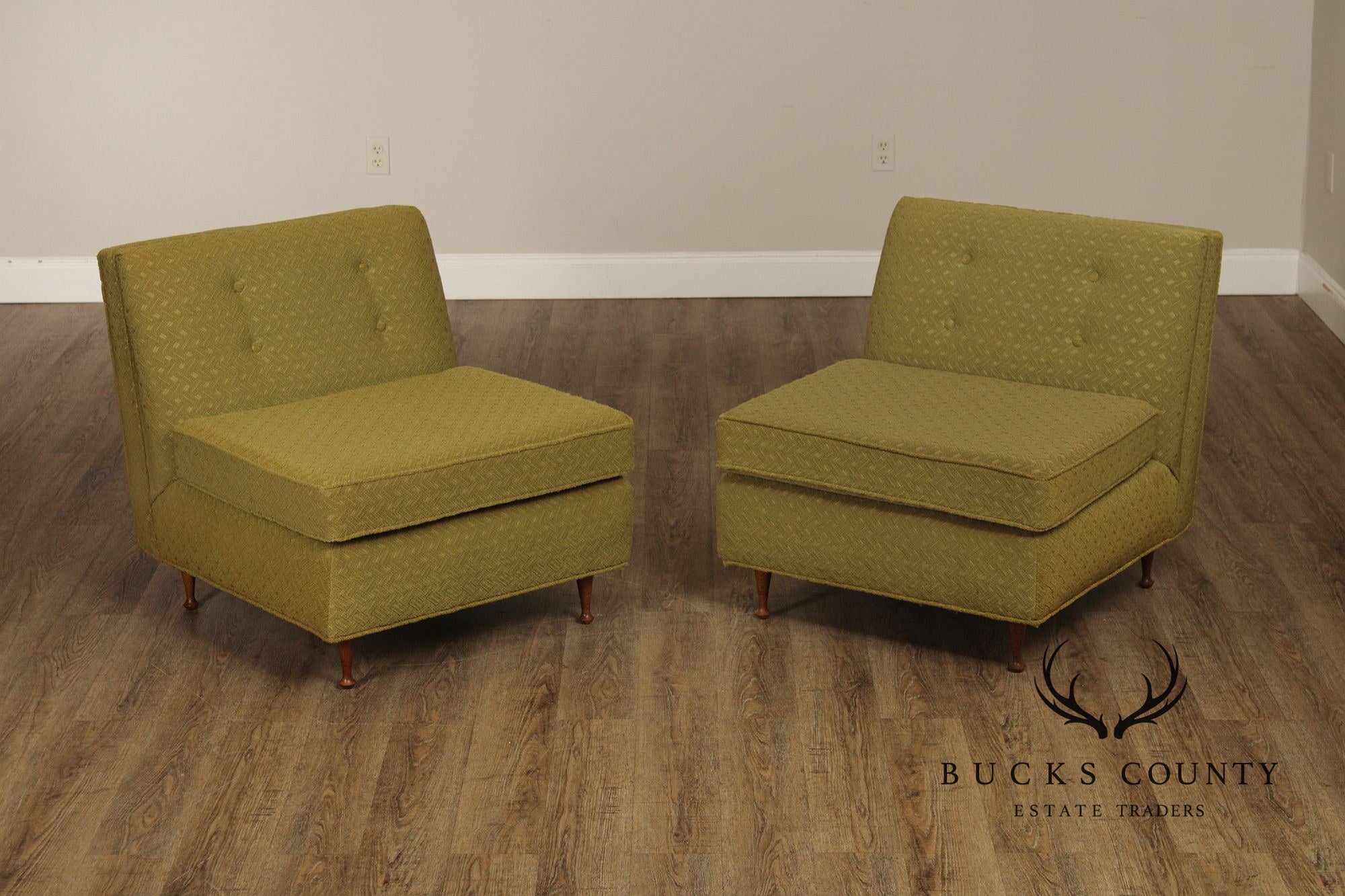 Mid Century Modern Pair of Lounge Chairs