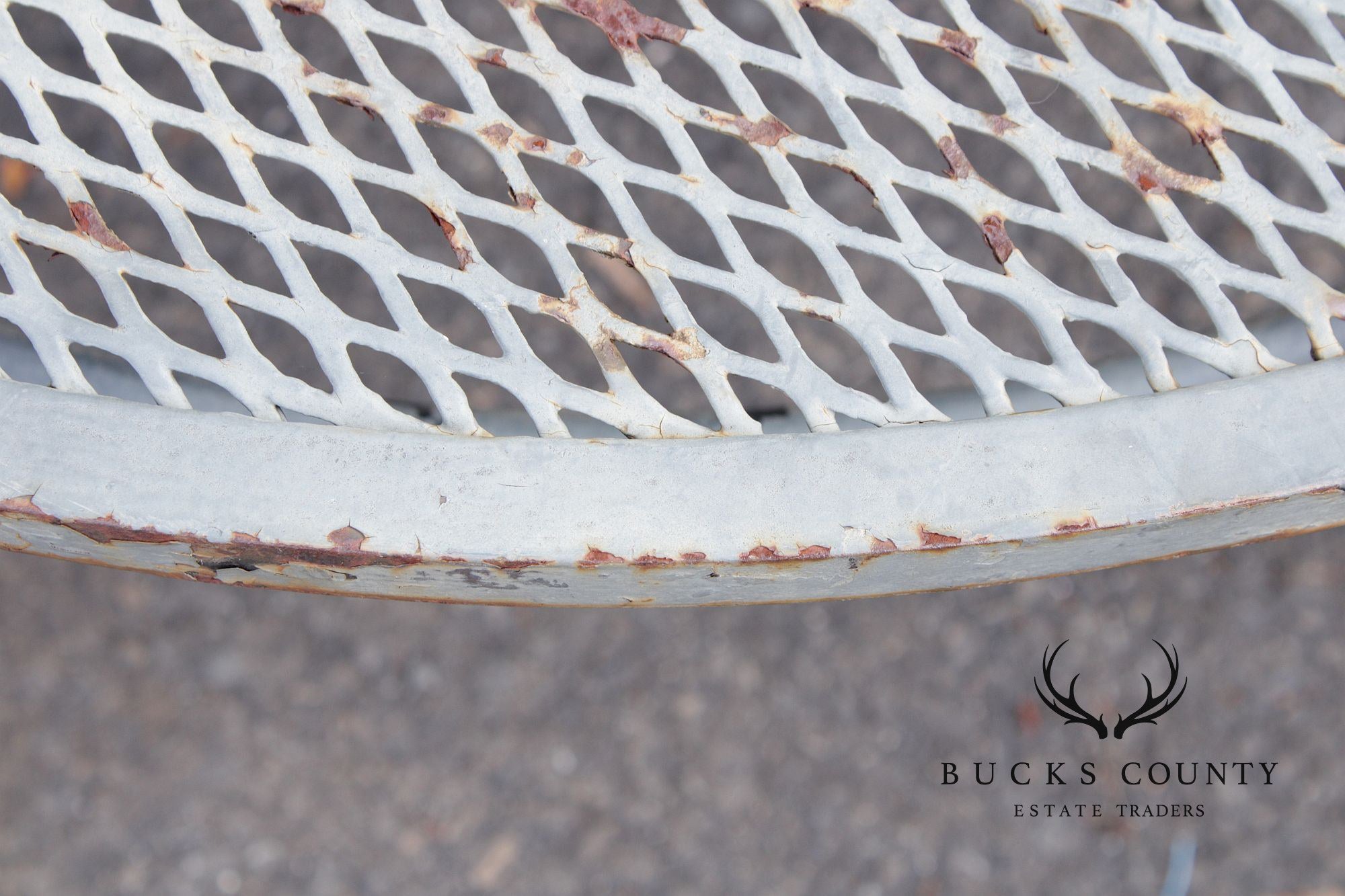 Salterini Mid Century Modern 'Radar' Round Iron Outdoor Coffee Table