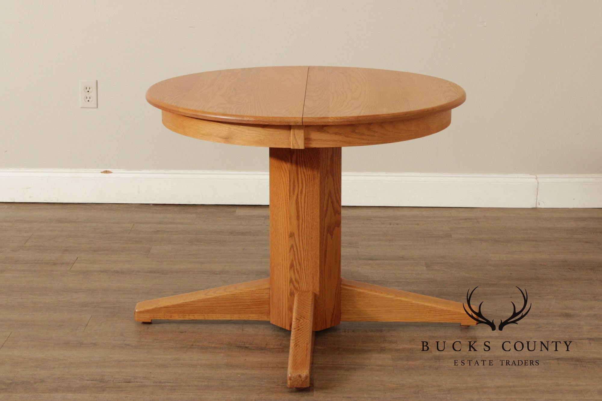 Solid Oak Round Expandable Pedestal Dining Table