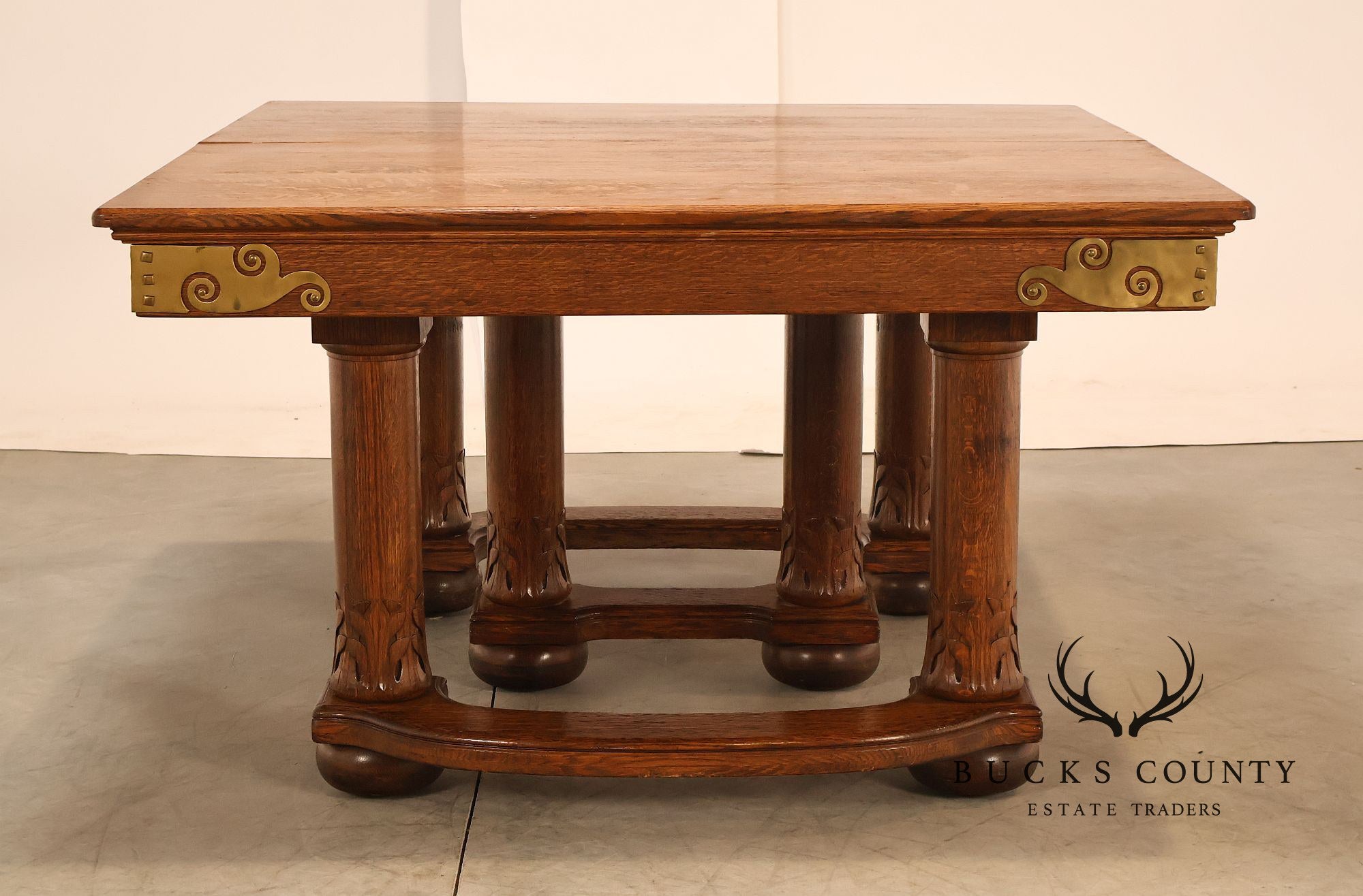 Antique Victorian Oak Expandable Dining Table