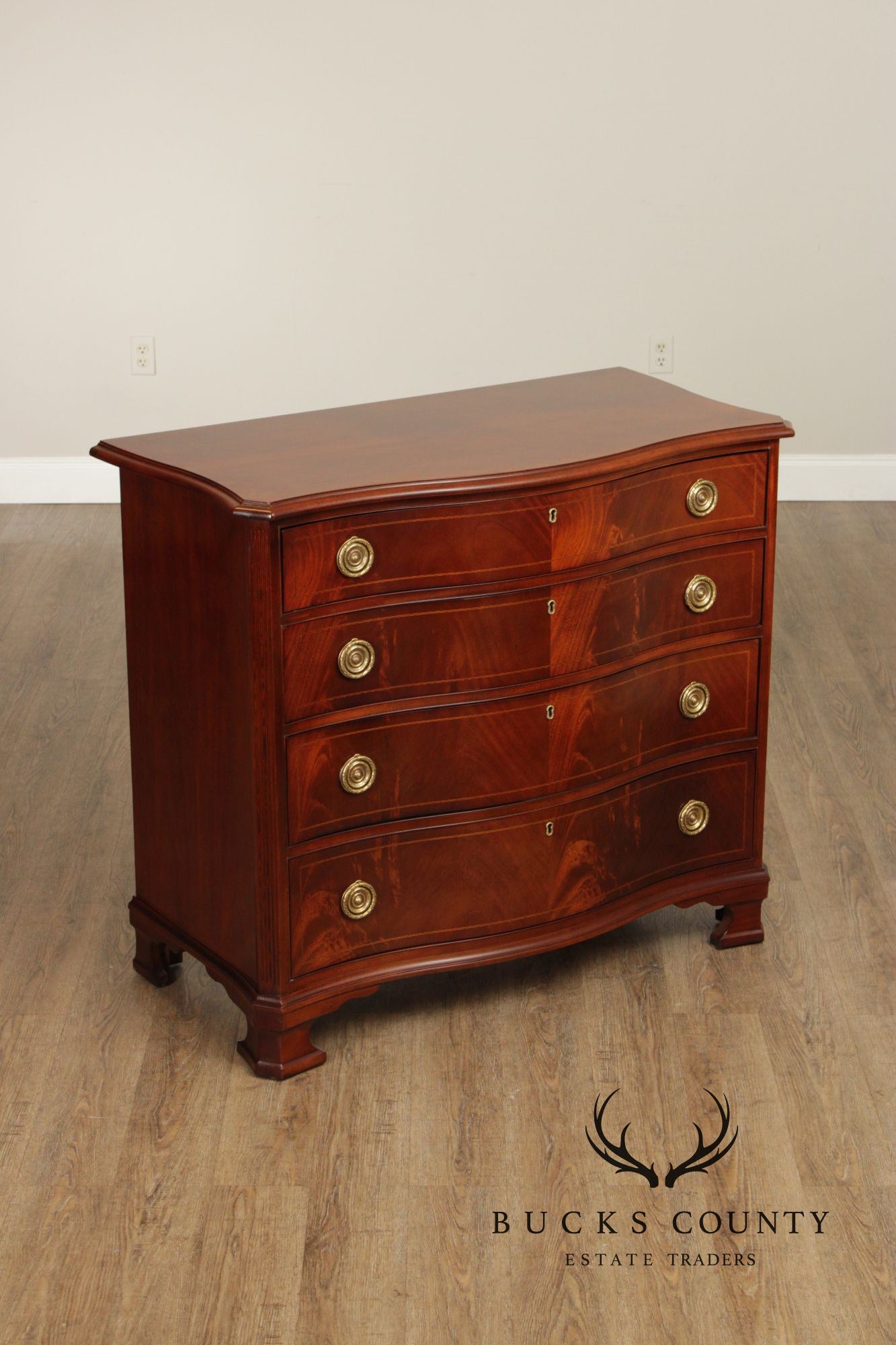 Hickory Chair 'Mount Vernon' Mahogany Serpentine Chest Of Drawers