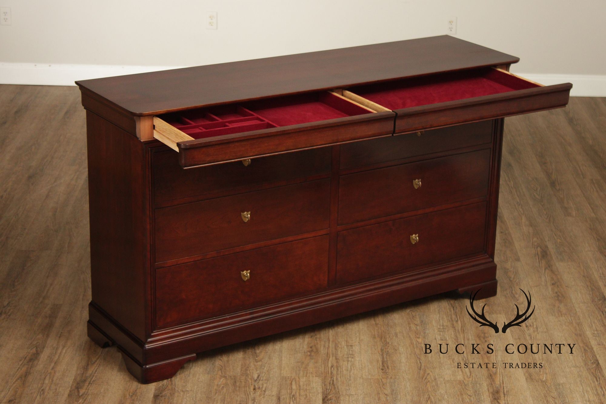 Stickley Marseilles Louis Philippe Cherry 8-Drawer Dresser