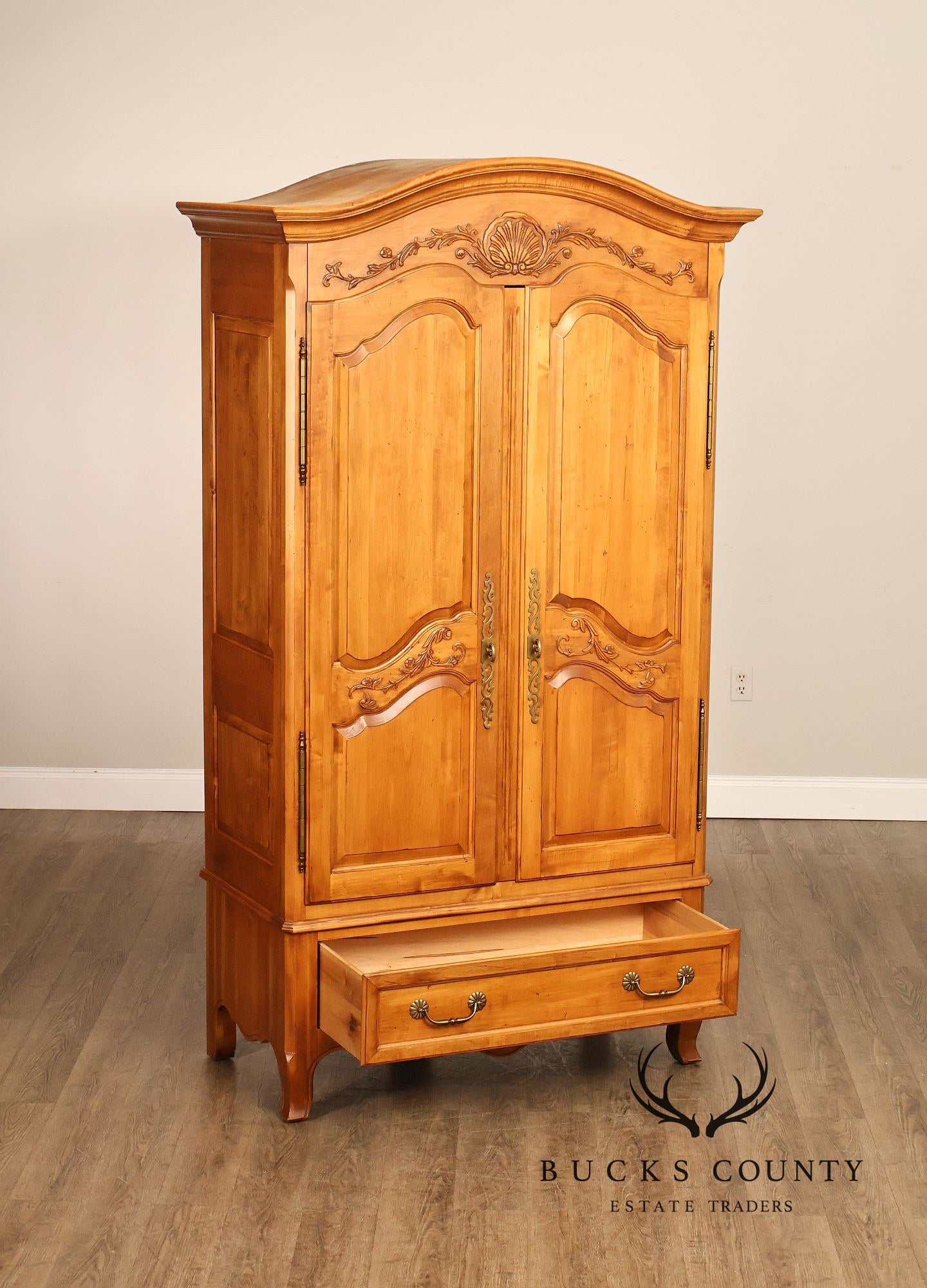 ETHAN ALLEN LEGACY COLLECTION FRENCH LOUIS XV STYLE MAPLE ARMOIRE