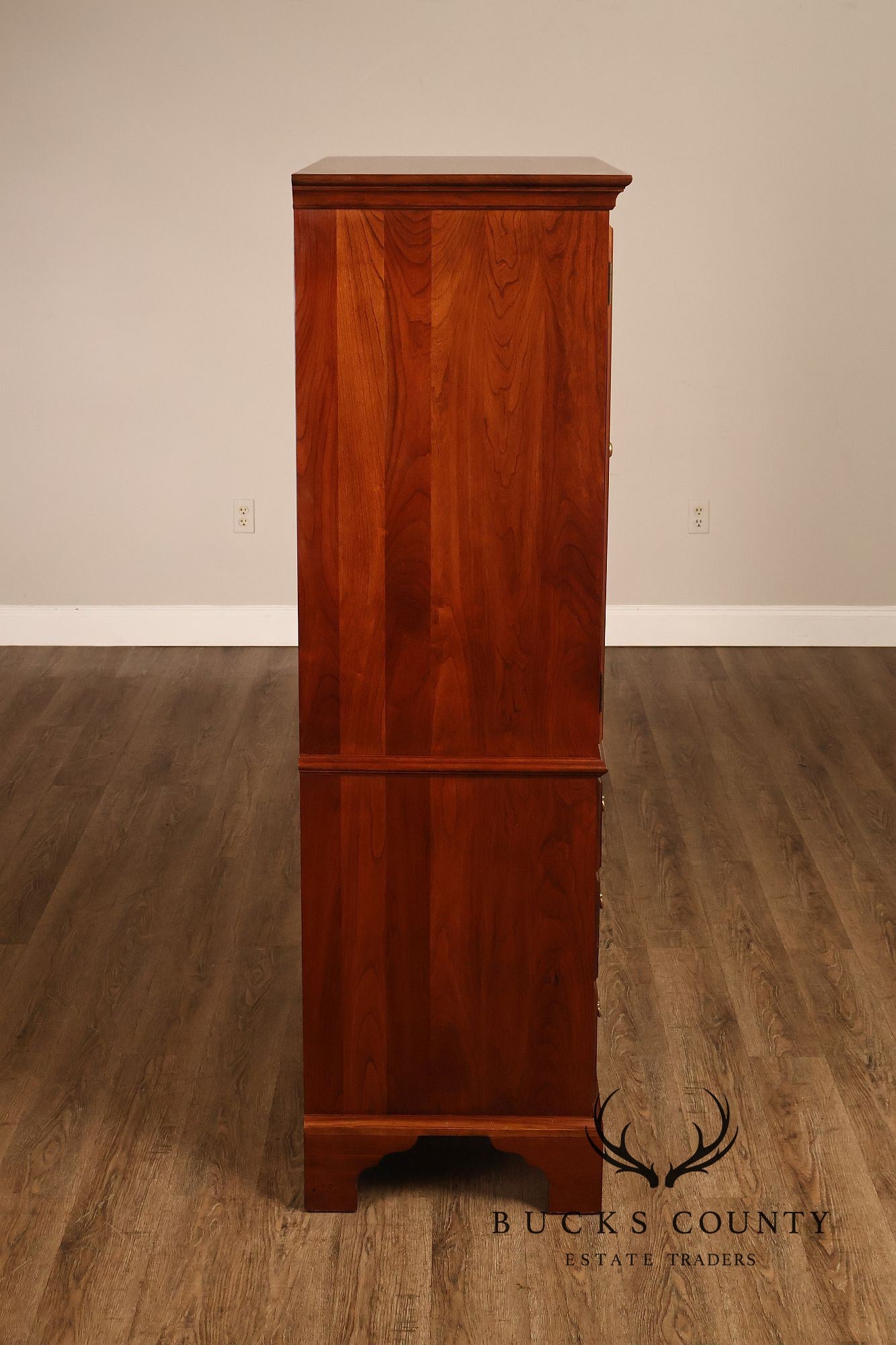 Stickley Traditional Chippendale Style Storage Press