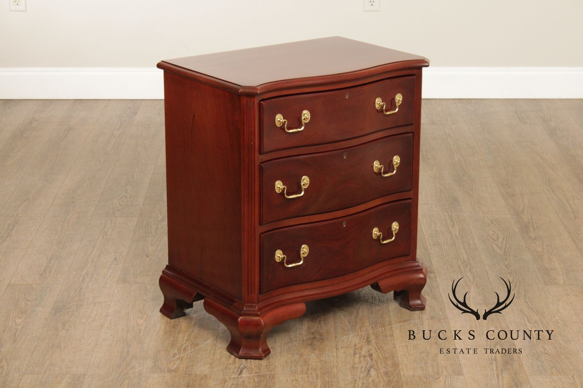 Councill Georgian Style Pair of Mahogany Nightstands
