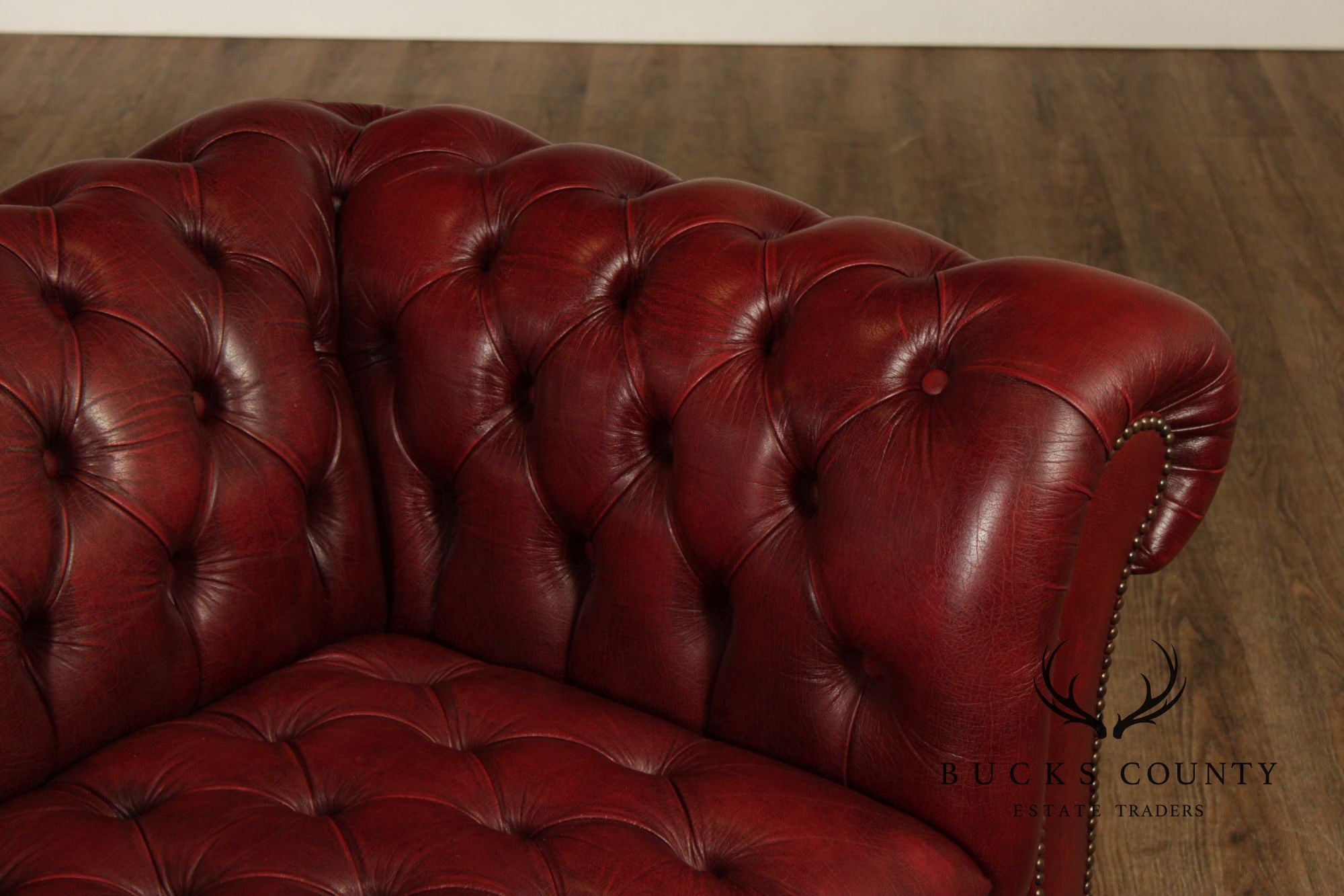 English Traditional Style Tufted Leather Chesterfield Loveseat