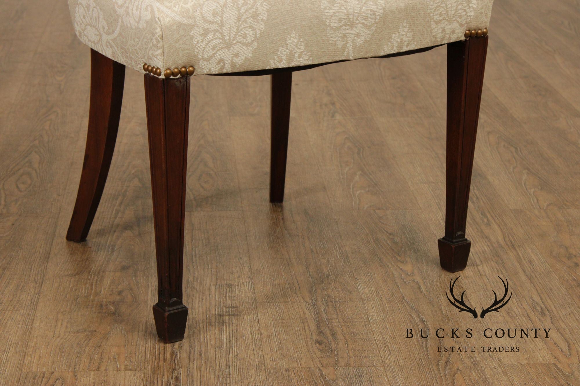 Hepplewhite Style Custom Quality Set Of Eight Carved Shield Back Dining Chairs