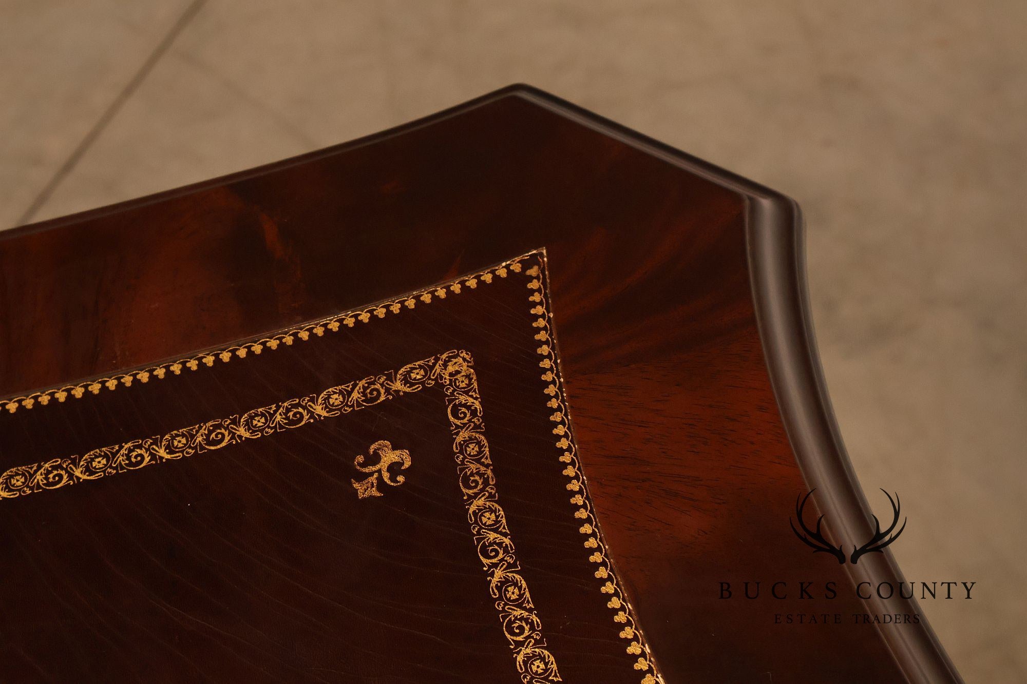 Sligh Georgian Style Vintage Mahogany Leather Top Executive Desk