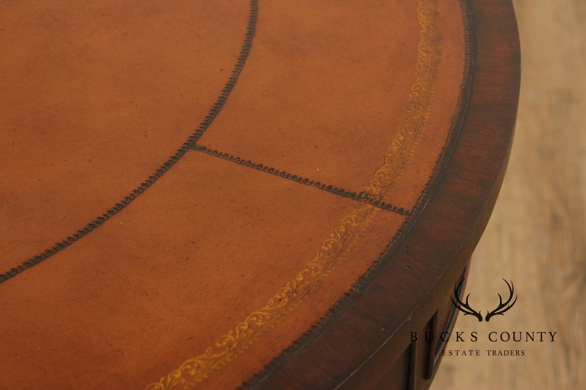 Ethan Allen Regency Style Round Leather Top Mahogany Rent Table