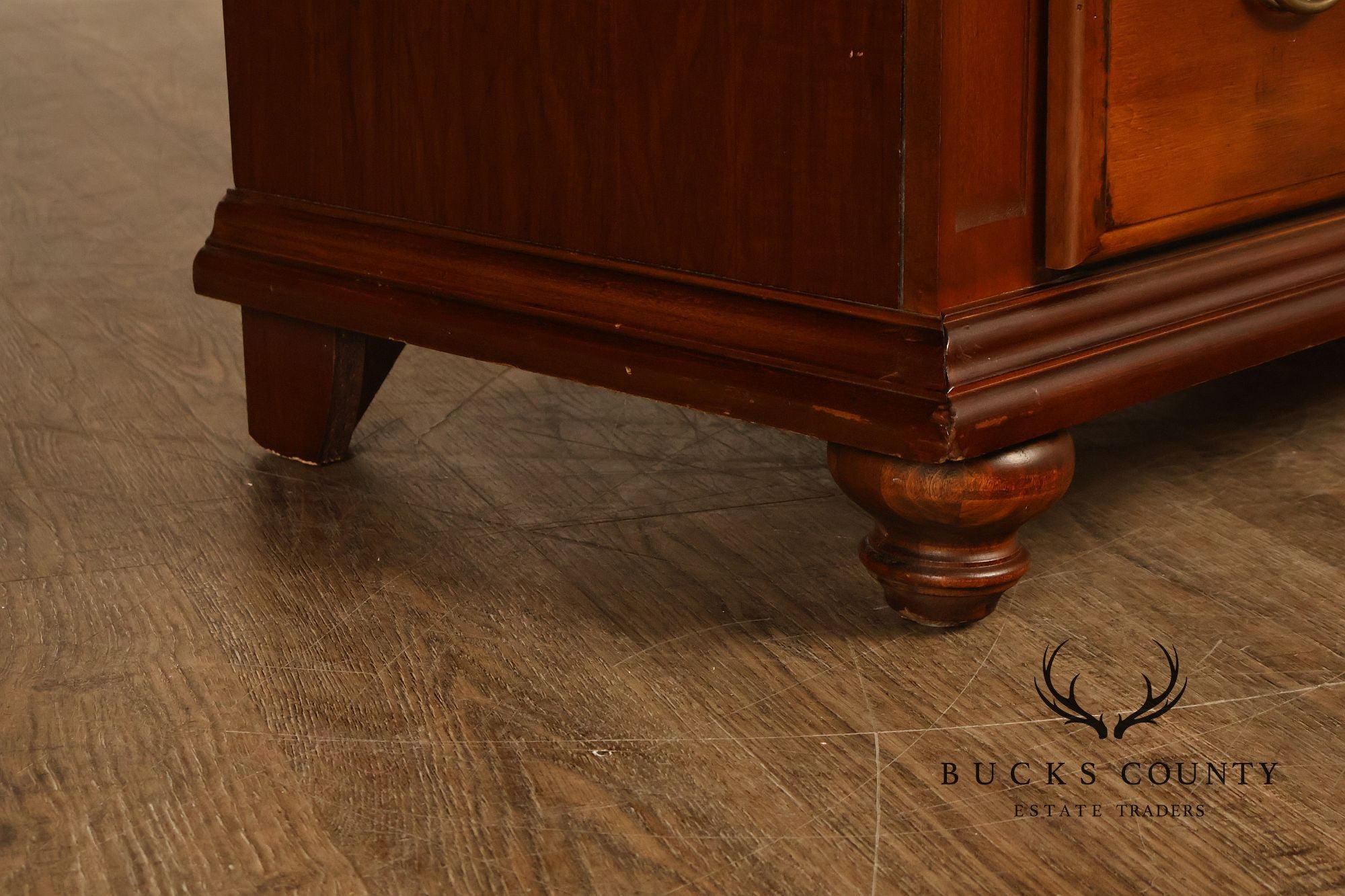 Broyhill Traditional 5 Drawer Tall Chest
