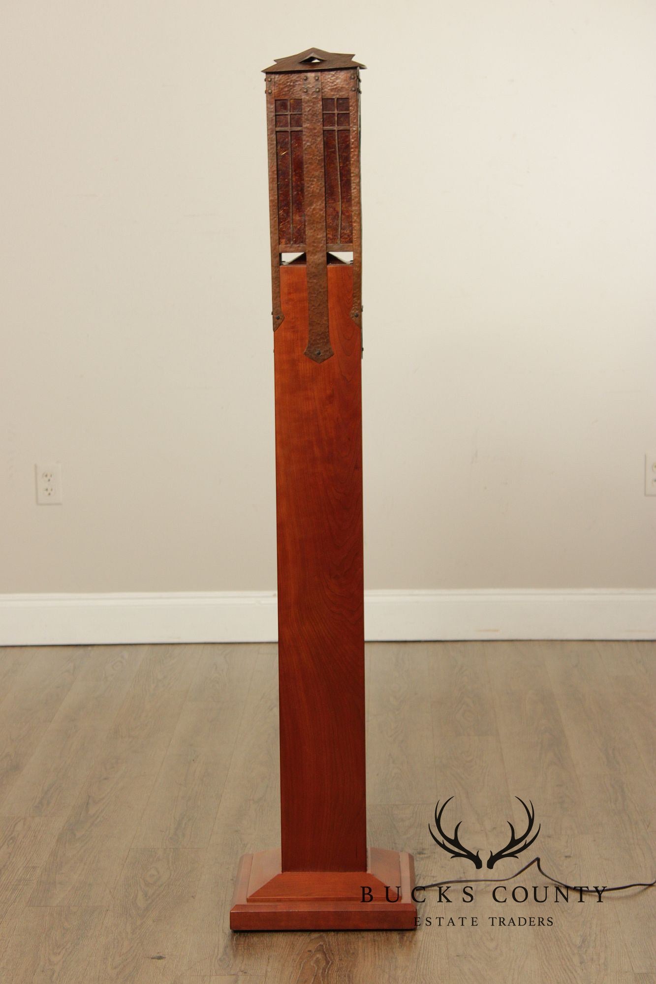 Stickley Mission Collection Cherry Gus Newel Post Lamp