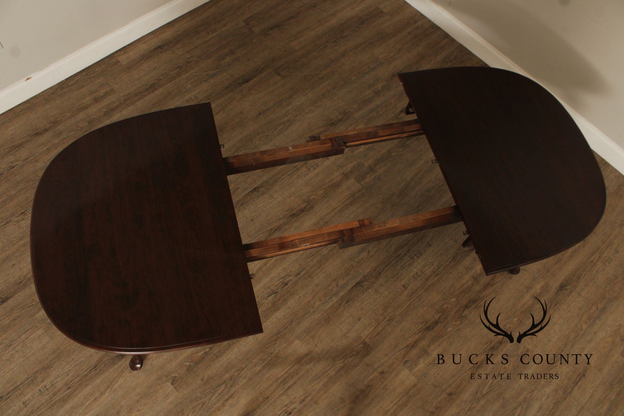 Ethan Allen Georgian Court Cherry Expandable Dining Table