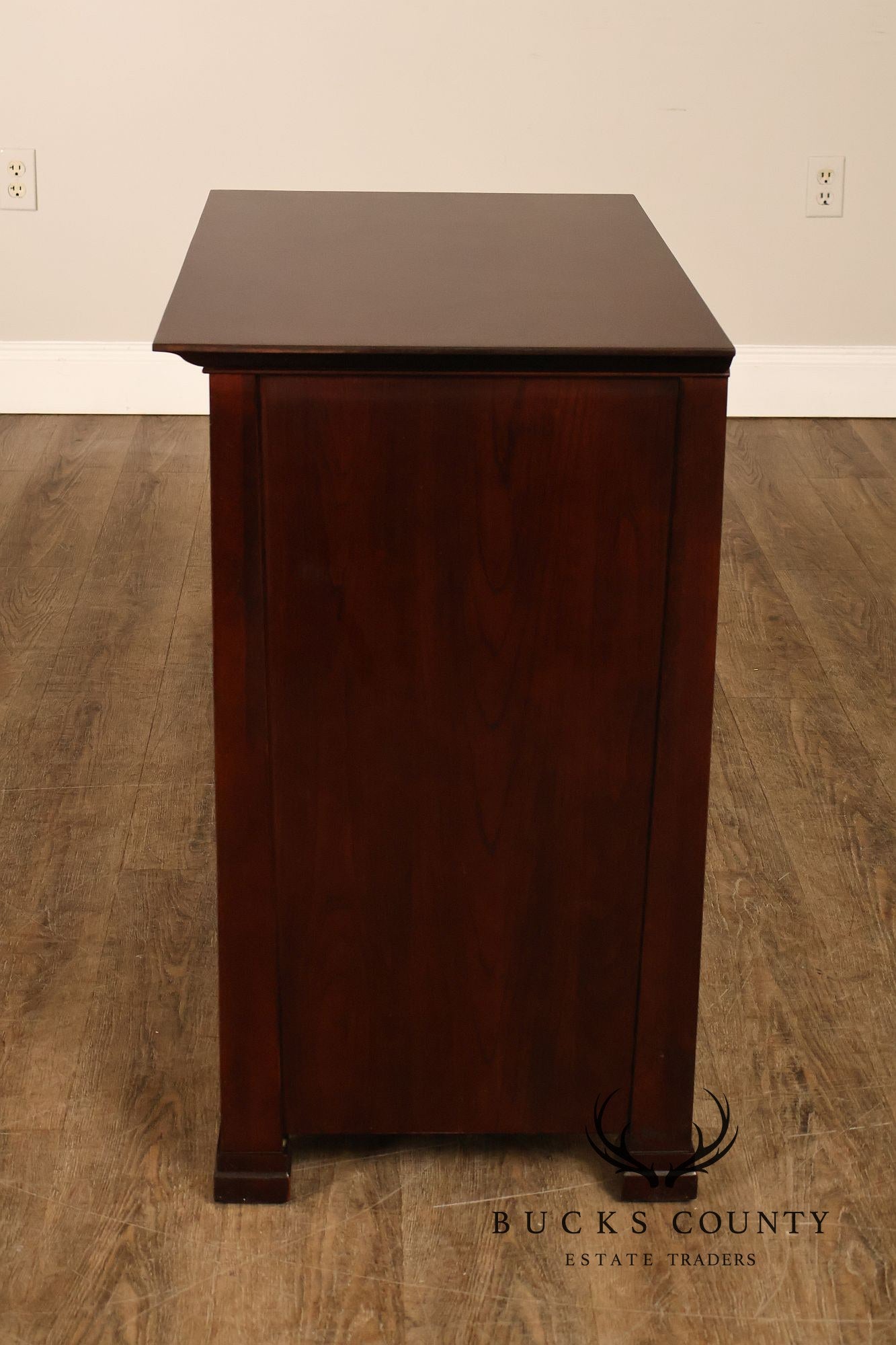 Stickley Edinburgh Collection Pair Of Cherry Nightstands
