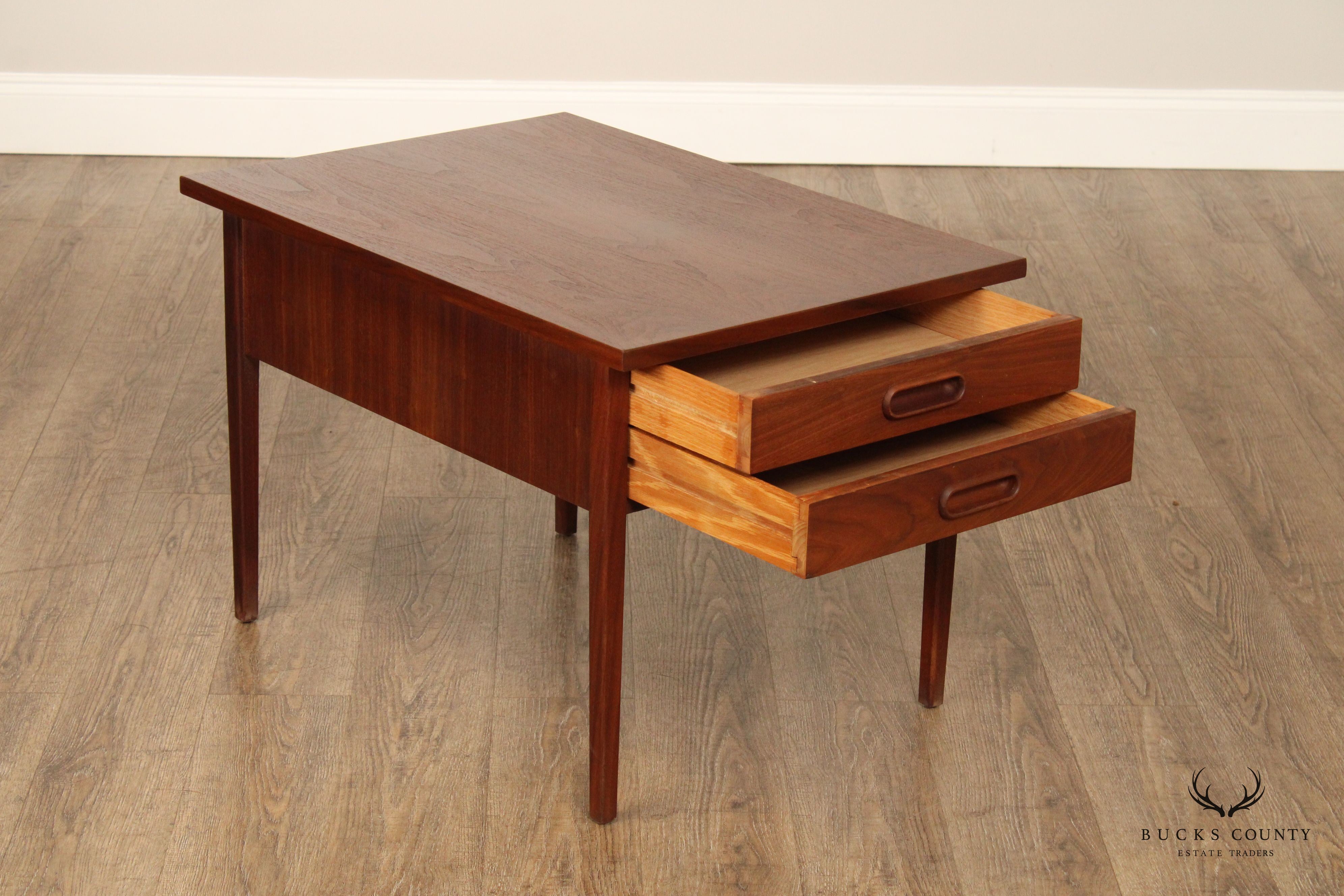 Mid Century Modern Pair of Walnut End Tables