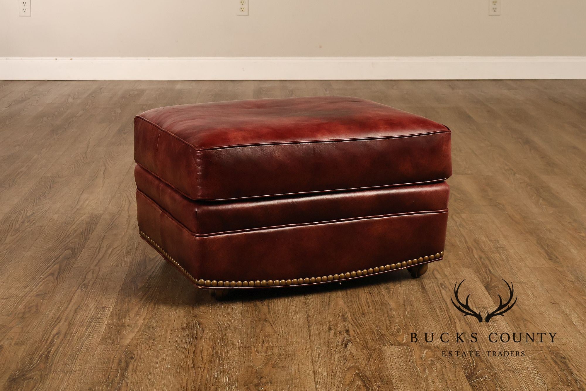 English Traditional Style Pair of Leather Ottomans