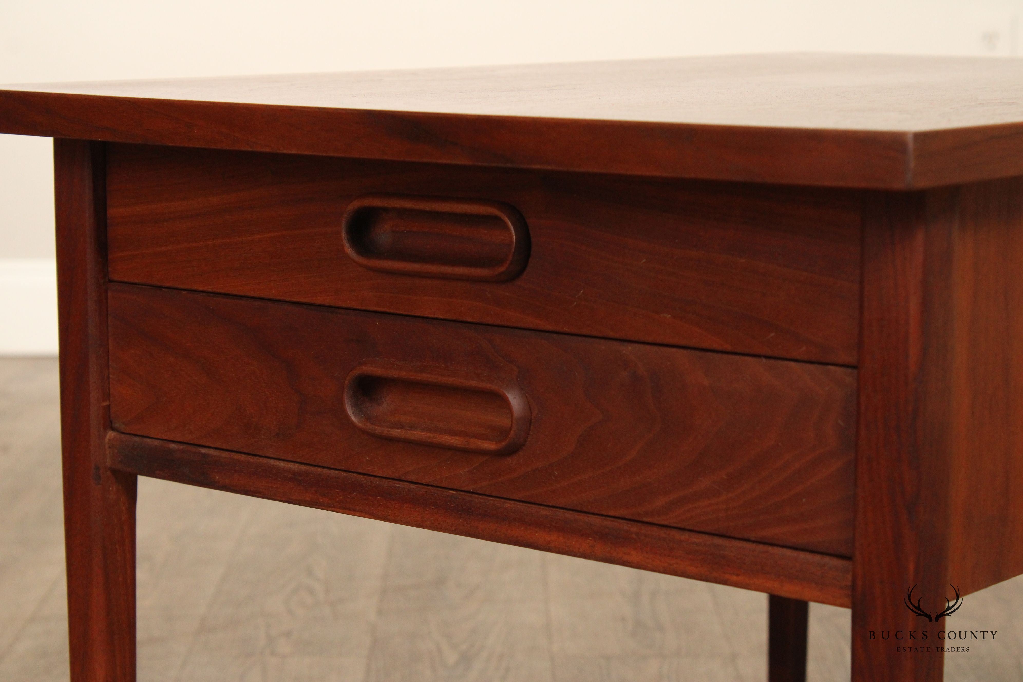 Mid Century Modern Pair of Walnut End Tables