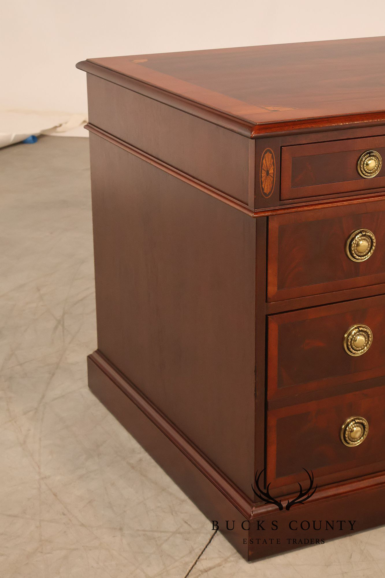 Hekman Federal Style Inlaid Mahogany Executive Desk