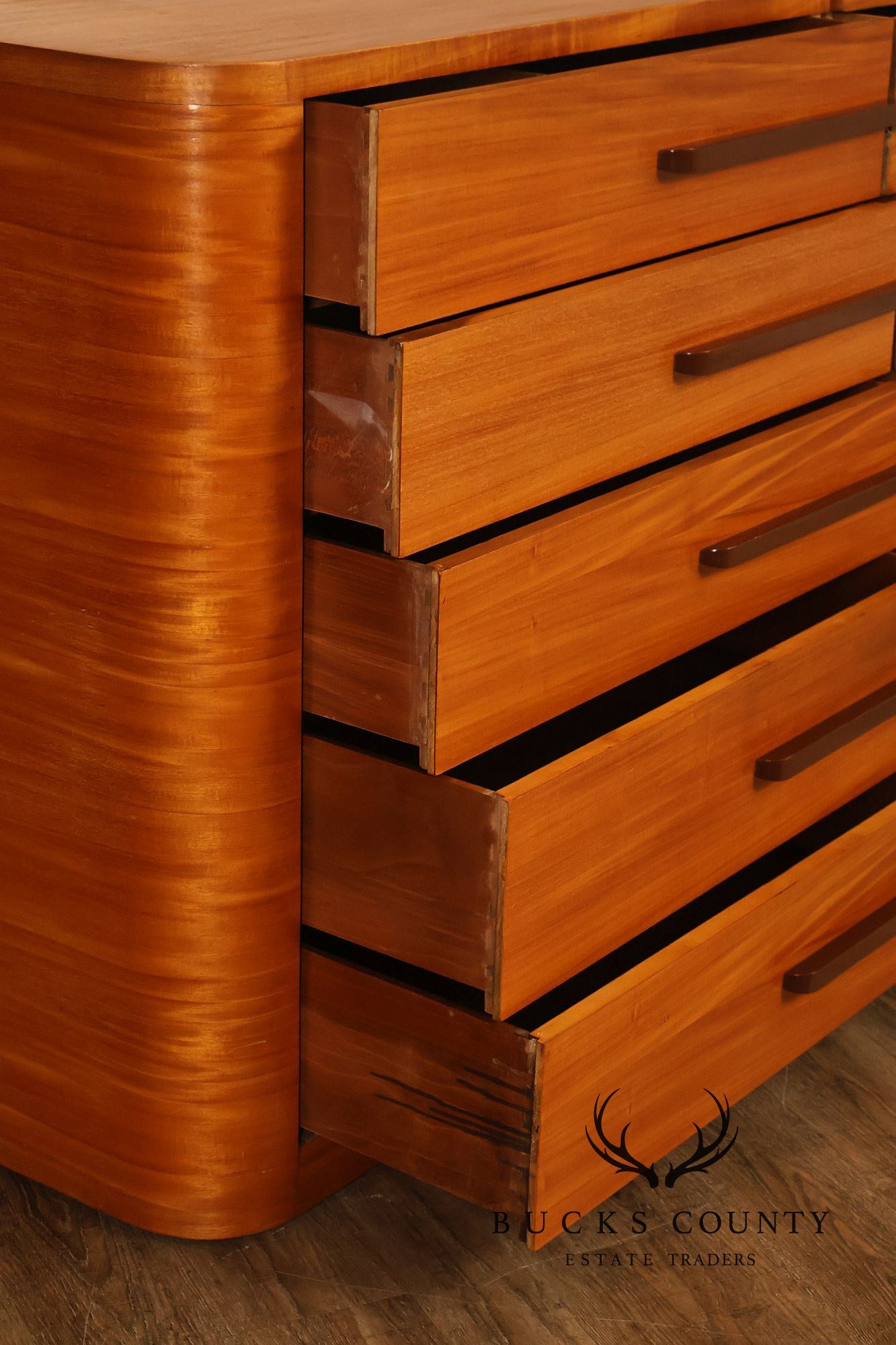 Donald Deskey Attributed 1930s Art Deco Streamlined Pair Of Five Drawer Chests