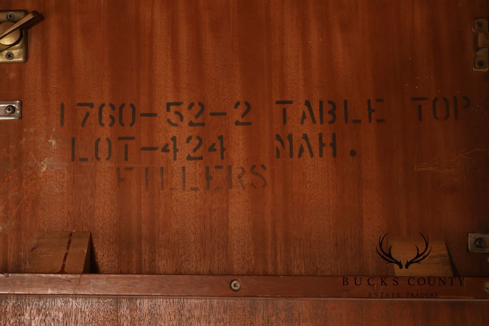 Hickory Chair Banded Mahogany Expandable Dining Table With Two Leaves