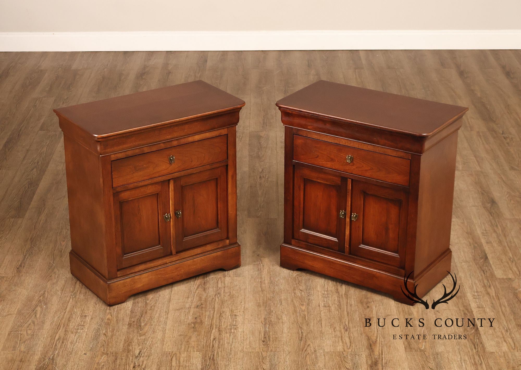 National Mt. Airy Louis Philippe Style Cherry Pair Of Nightstands With Drawer And Cabinet