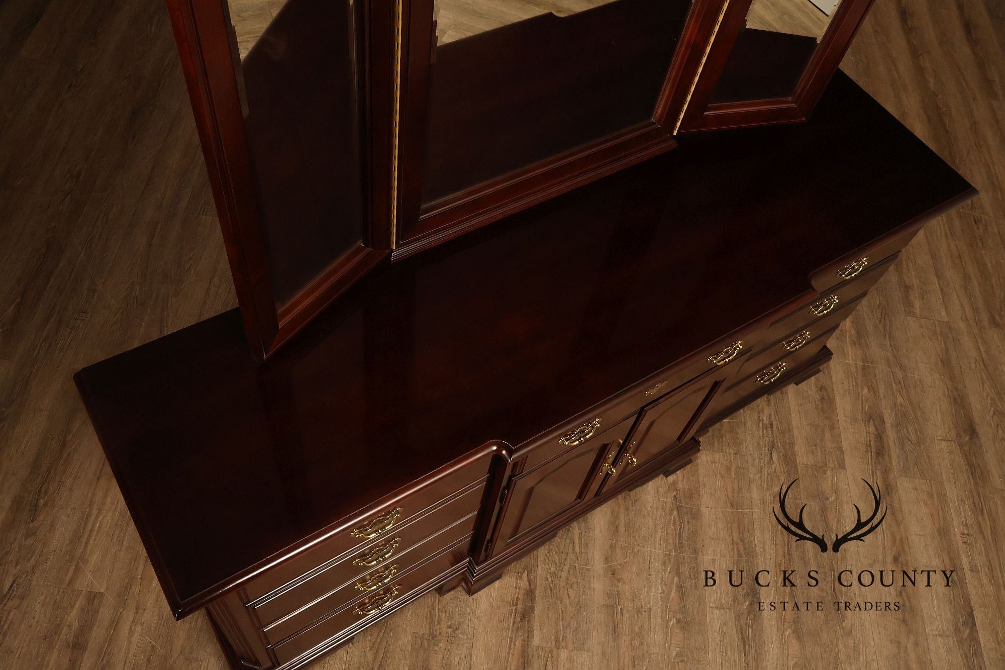 Thomasville 'Collectors Cherry' Triple Dresser with Tri-Fold Mirror