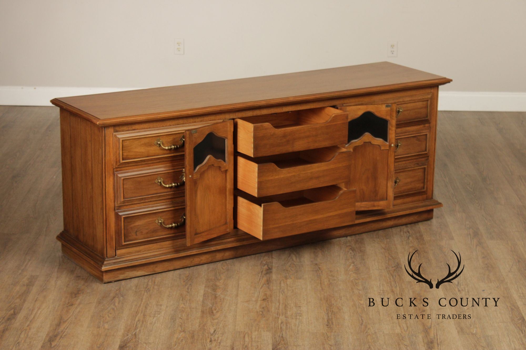 Thomasville Vintage Mediterranean Style Long Dresser