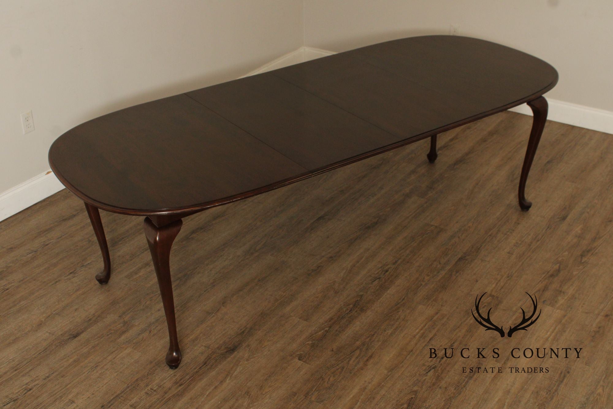 Ethan Allen Georgian Court Cherry Expandable Dining Table