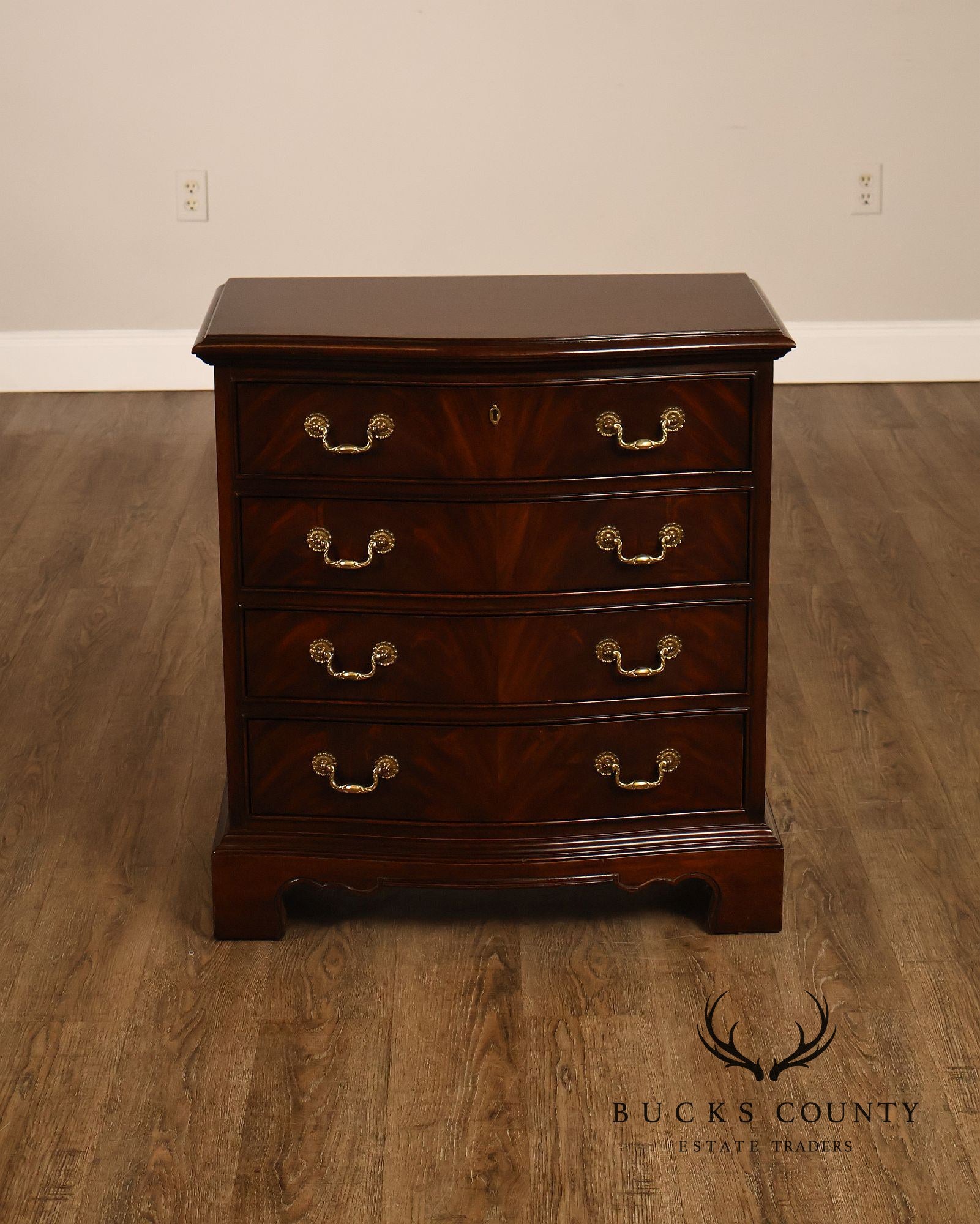 Drexel Heritage Heritage Georgian Style Mahogany Pair Of Chest Nightstands