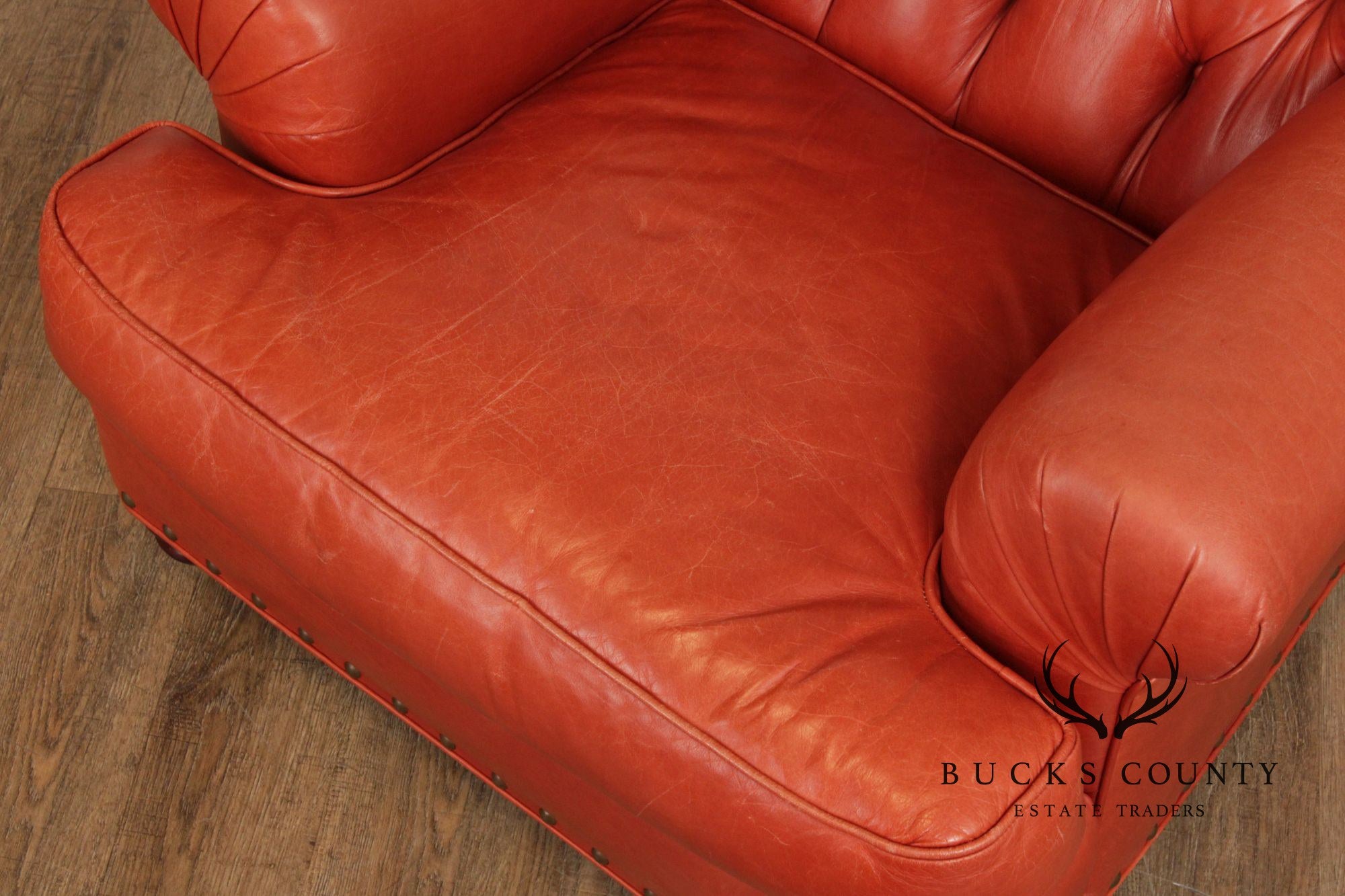 Dapha English Traditional Style Leather Chesterfield Armchair
