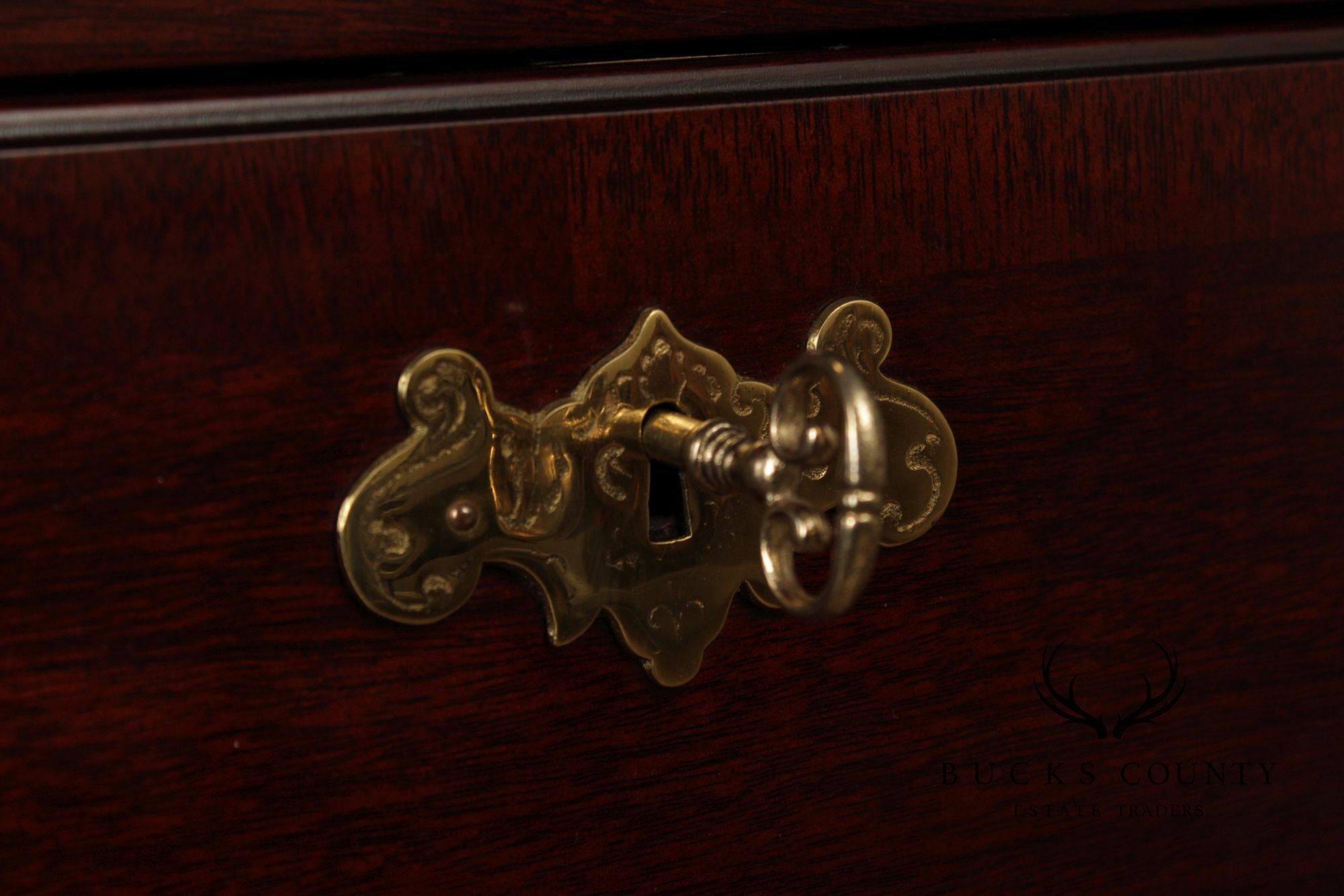 Kindel Queen Anne Style Mahogany Sideboard