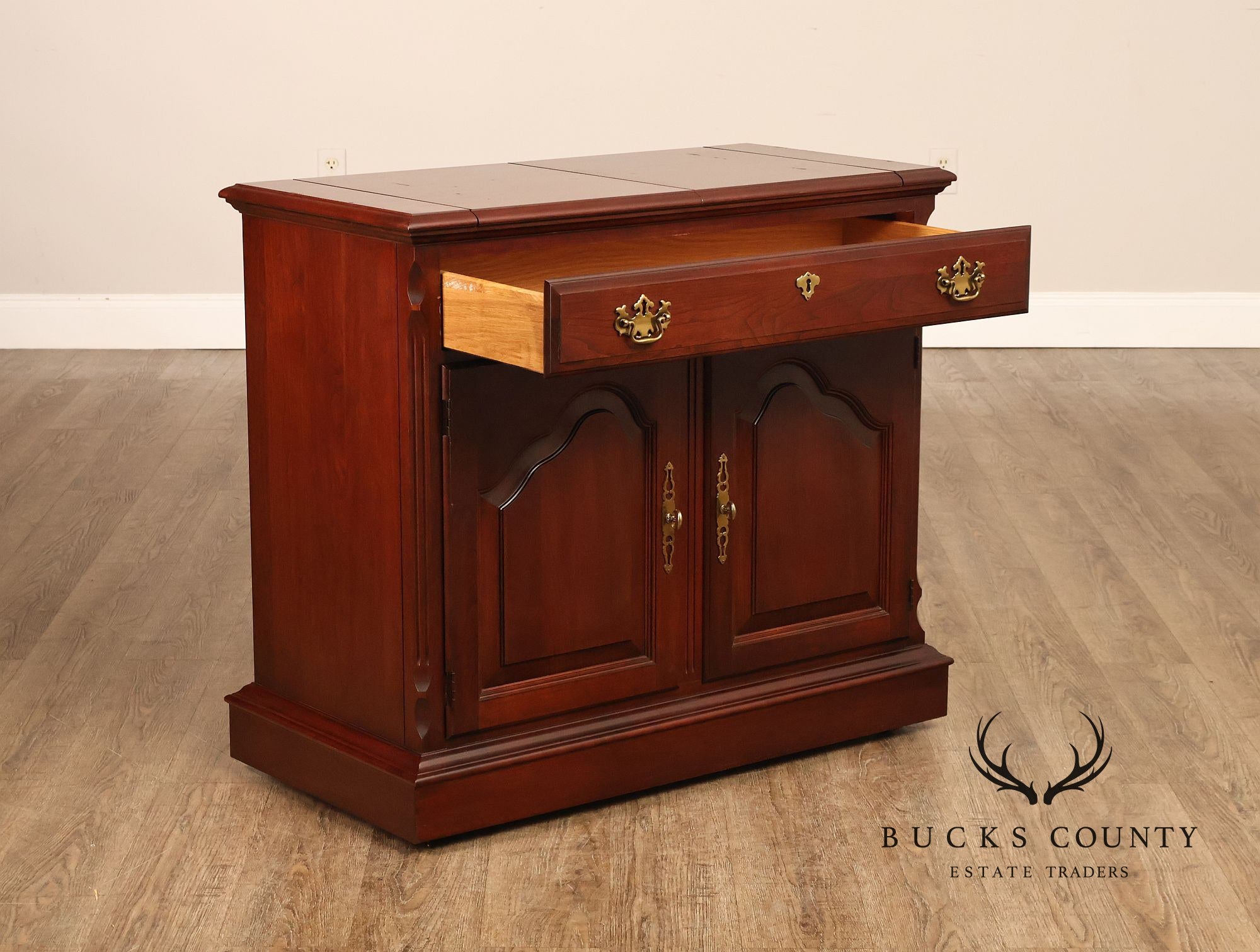 Pennsylvania House Traditional Cherry Flip Top Server