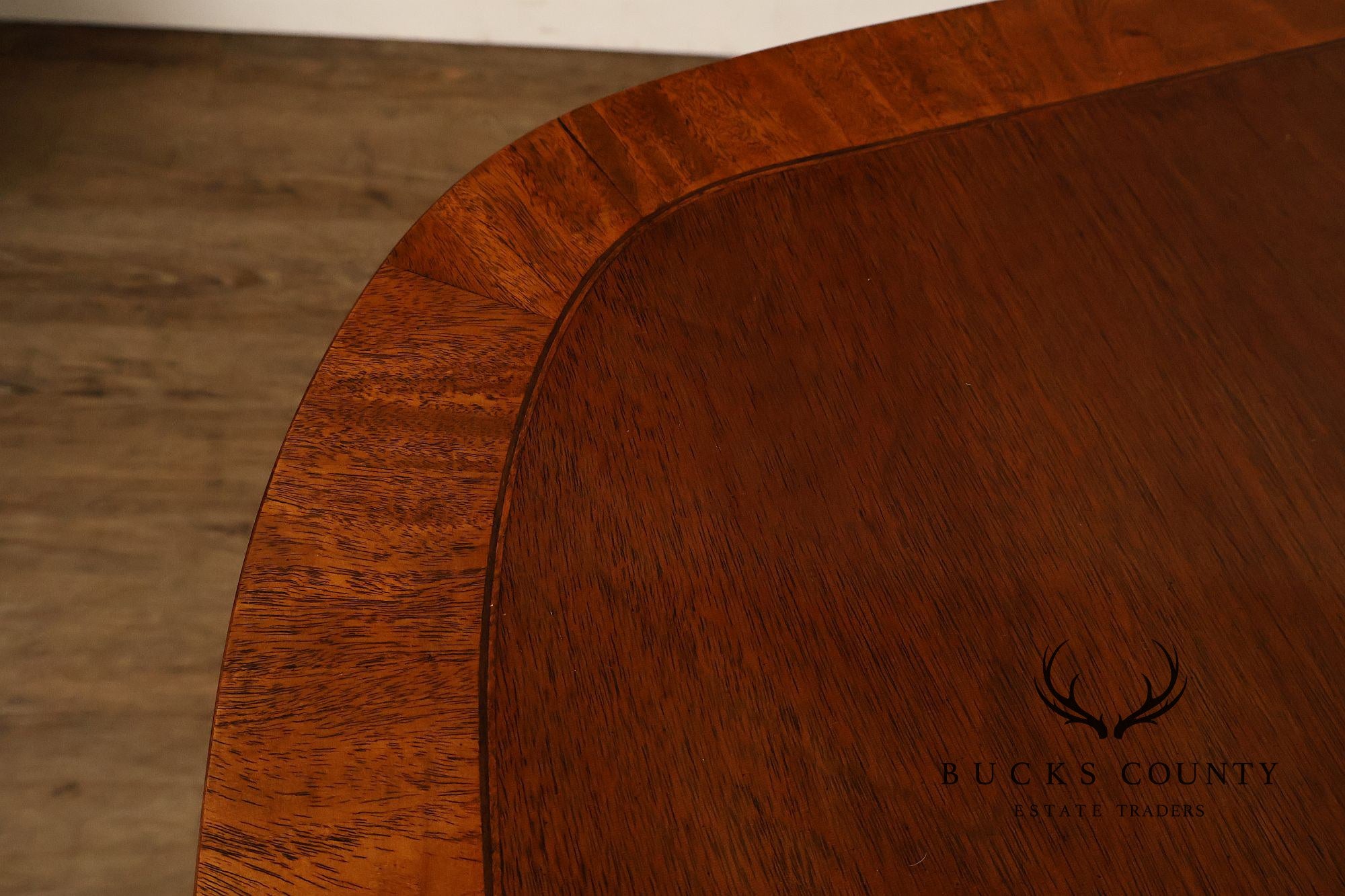 Hickory Chair Banded Mahogany Expandable Dining Table With Two Leaves