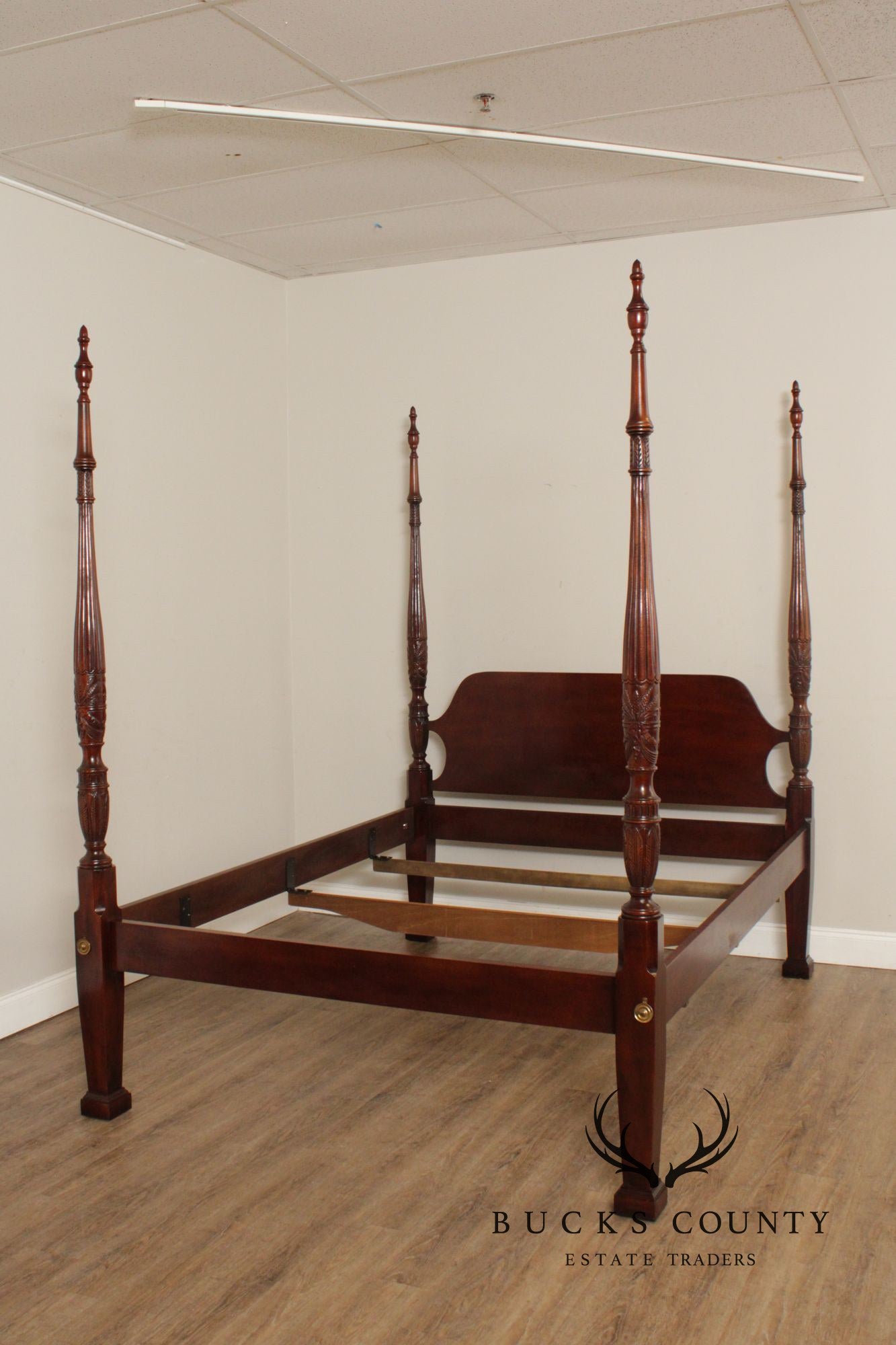 Drexel '18th Century Classics' Mahogany Queen Poster Bed