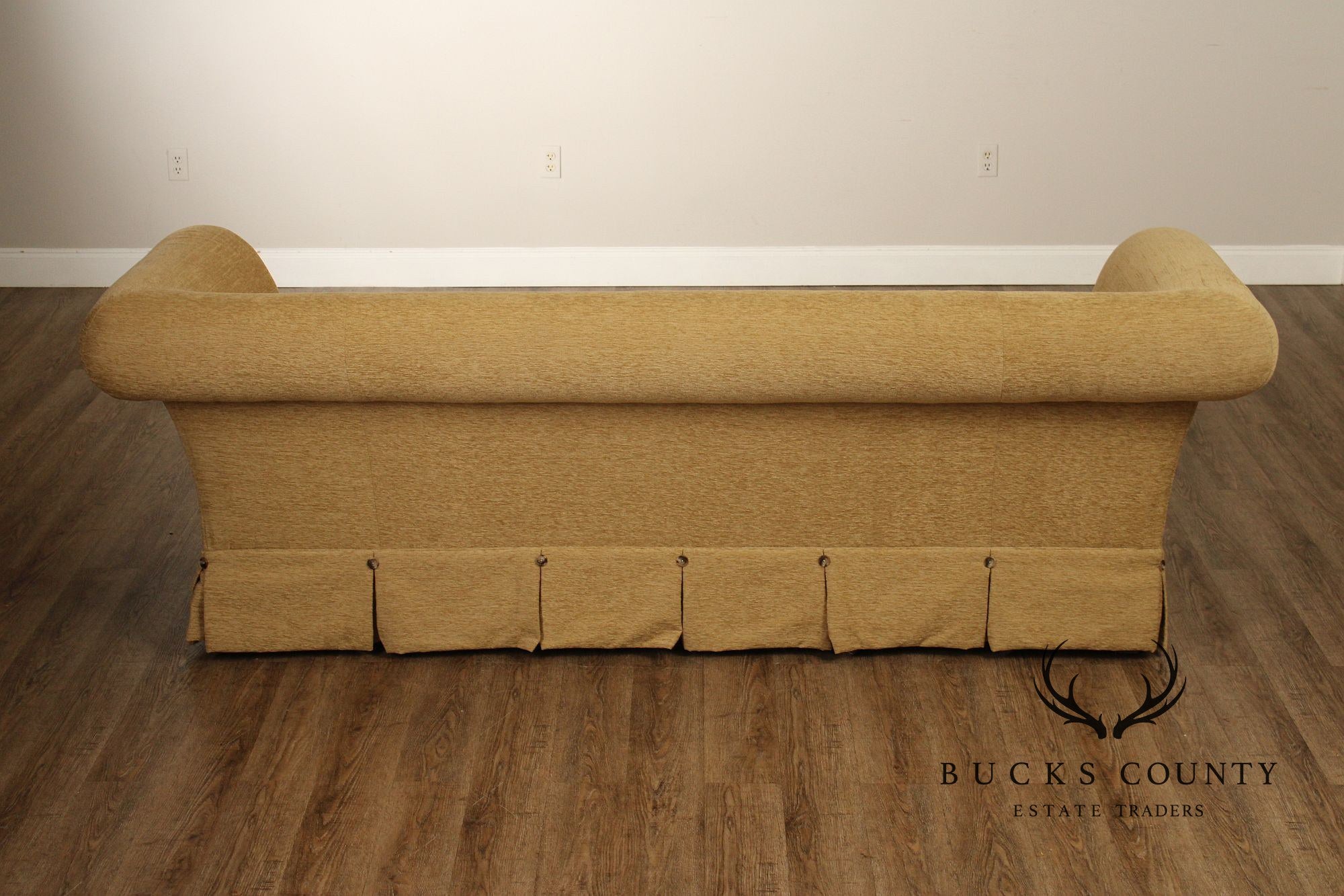 Raymond Waites For Lane Upholstery Traditional Skirted Sofa