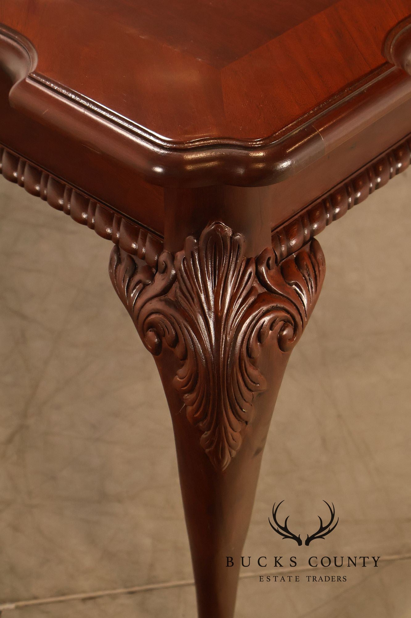 Lexington Furniture Chippendale Style Mahogany Expandable Dining Table