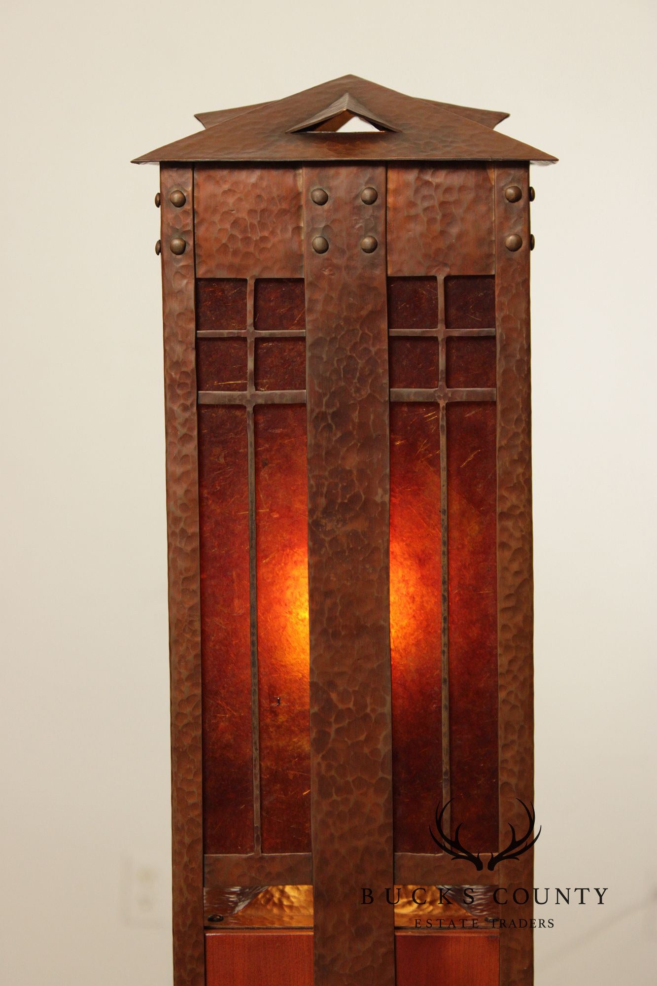 Stickley Mission Collection Cherry Gus Newel Post Lamp