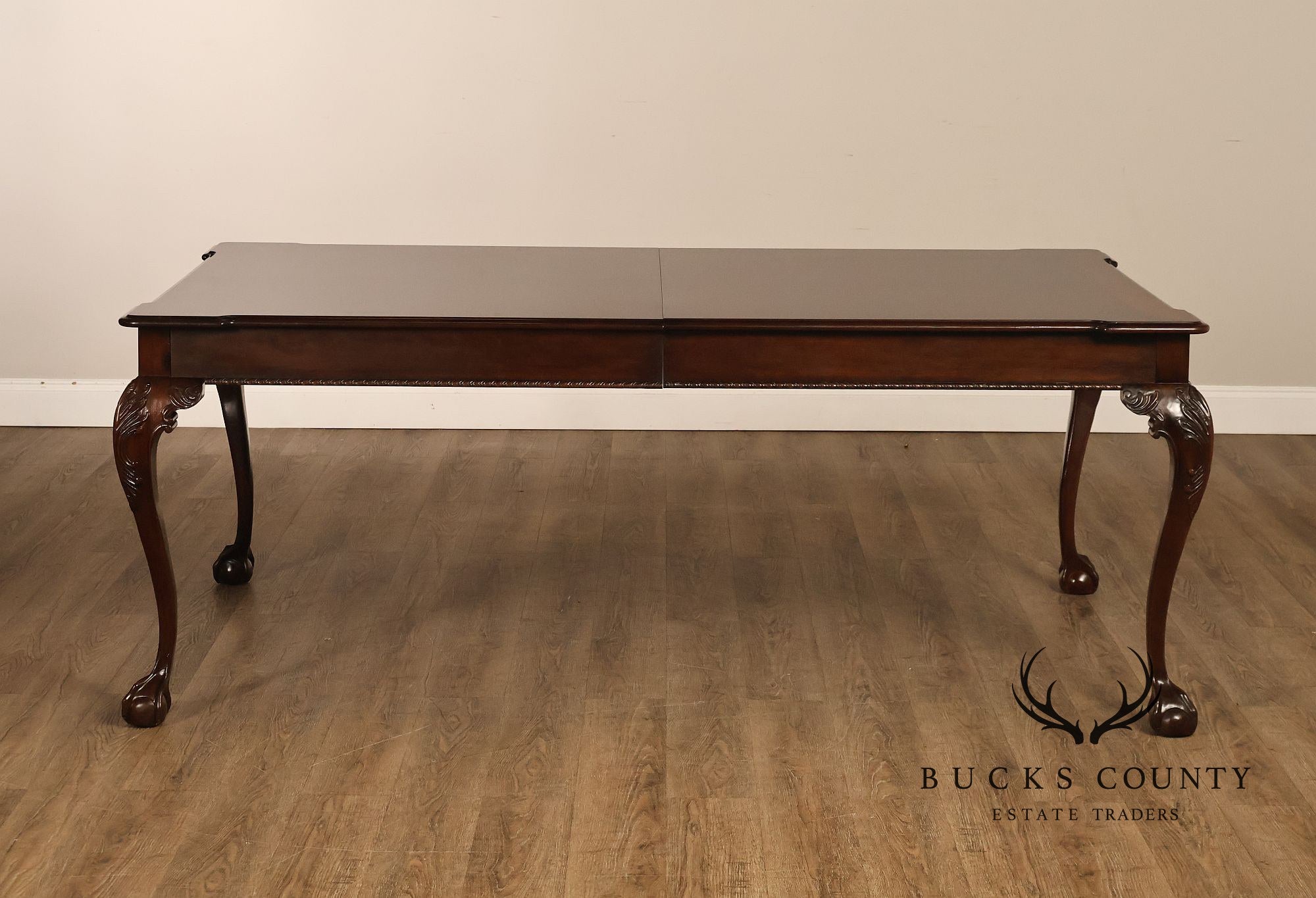Henredon Rittenhouse Square Collection Chippendale Style Mahogany Expandable Dining Table